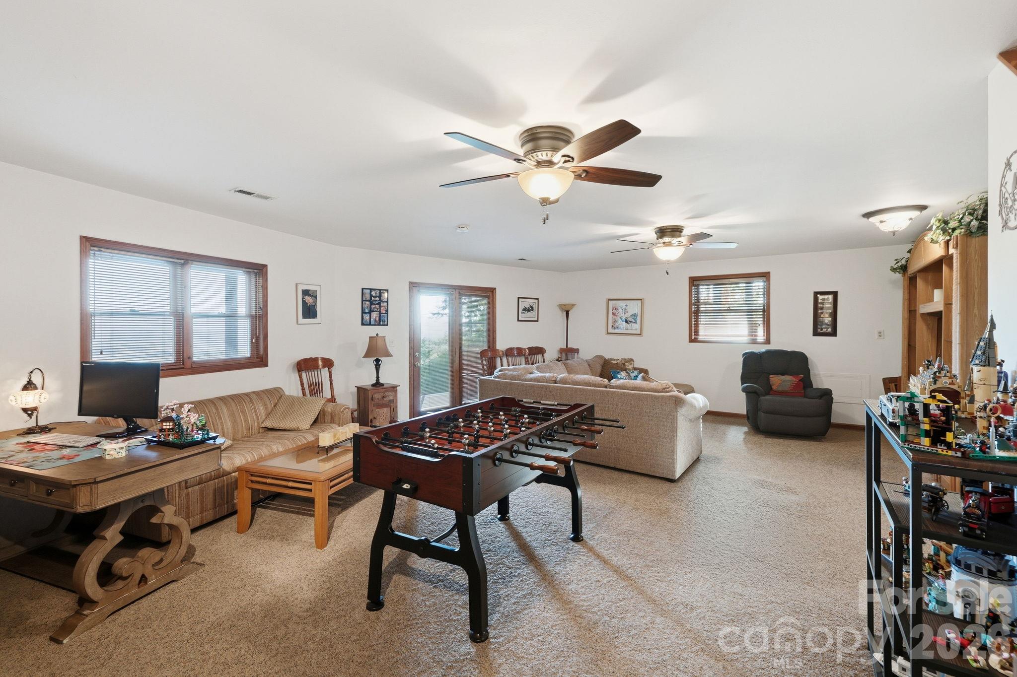 565 Ivy Lane