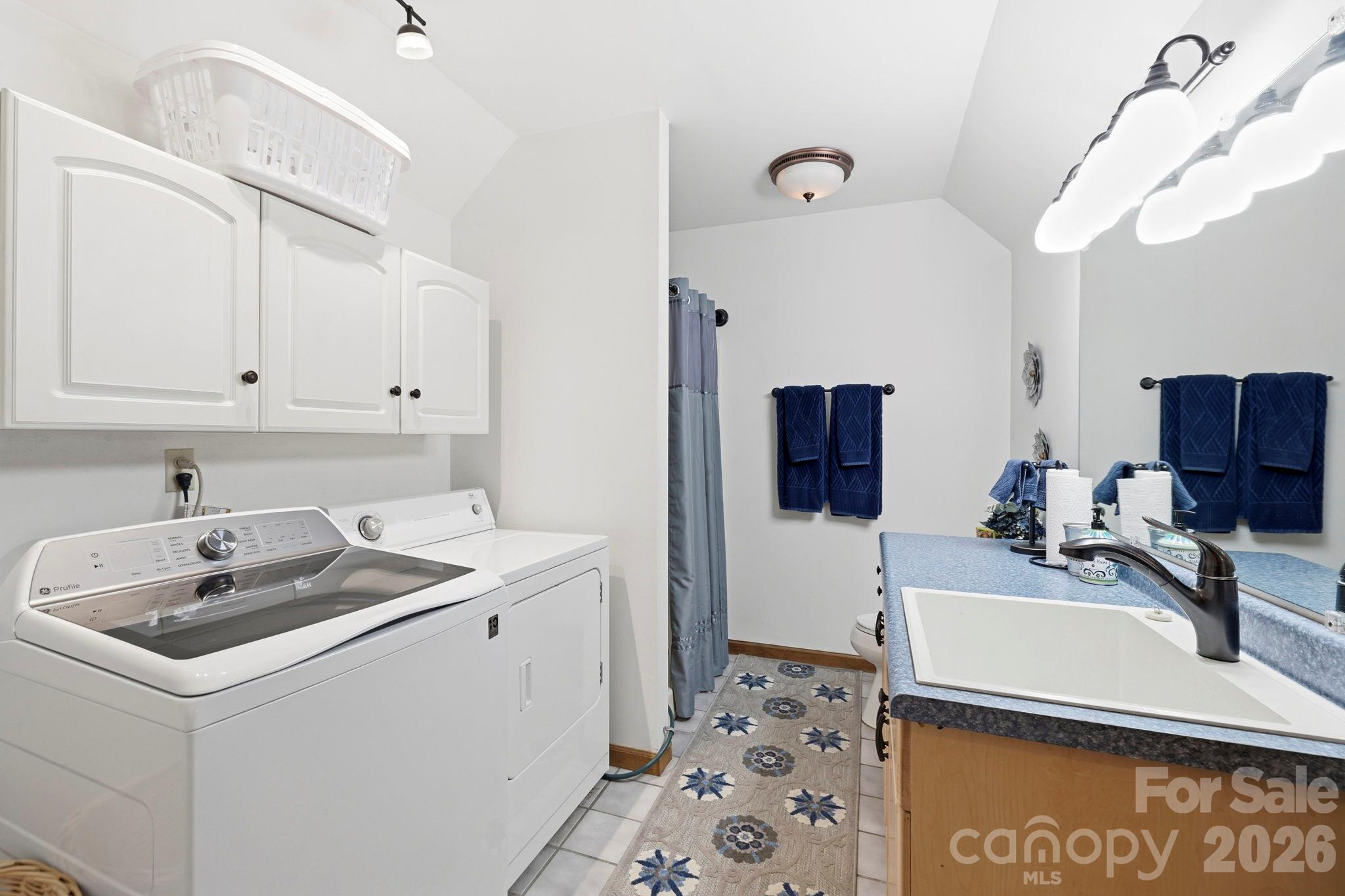 565 Ivy Lane
