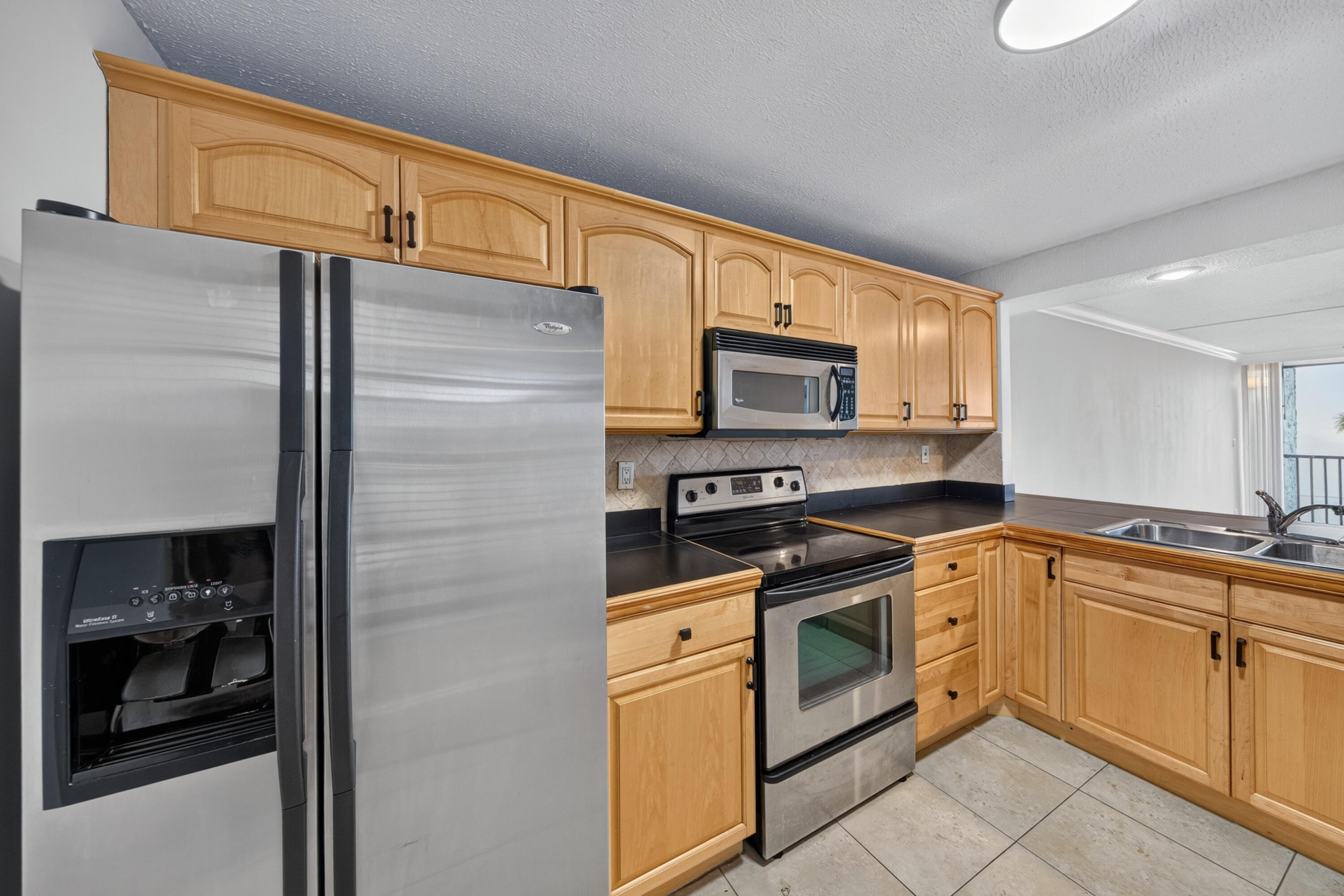 6 ROYAL PALM Way 307