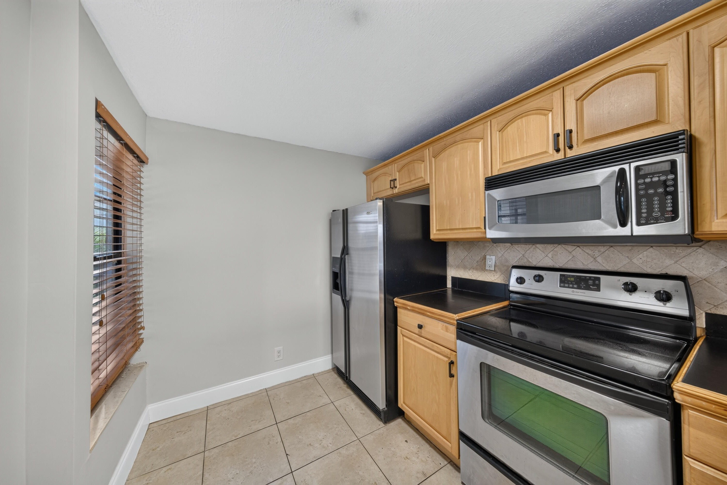 6 ROYAL PALM Way 307