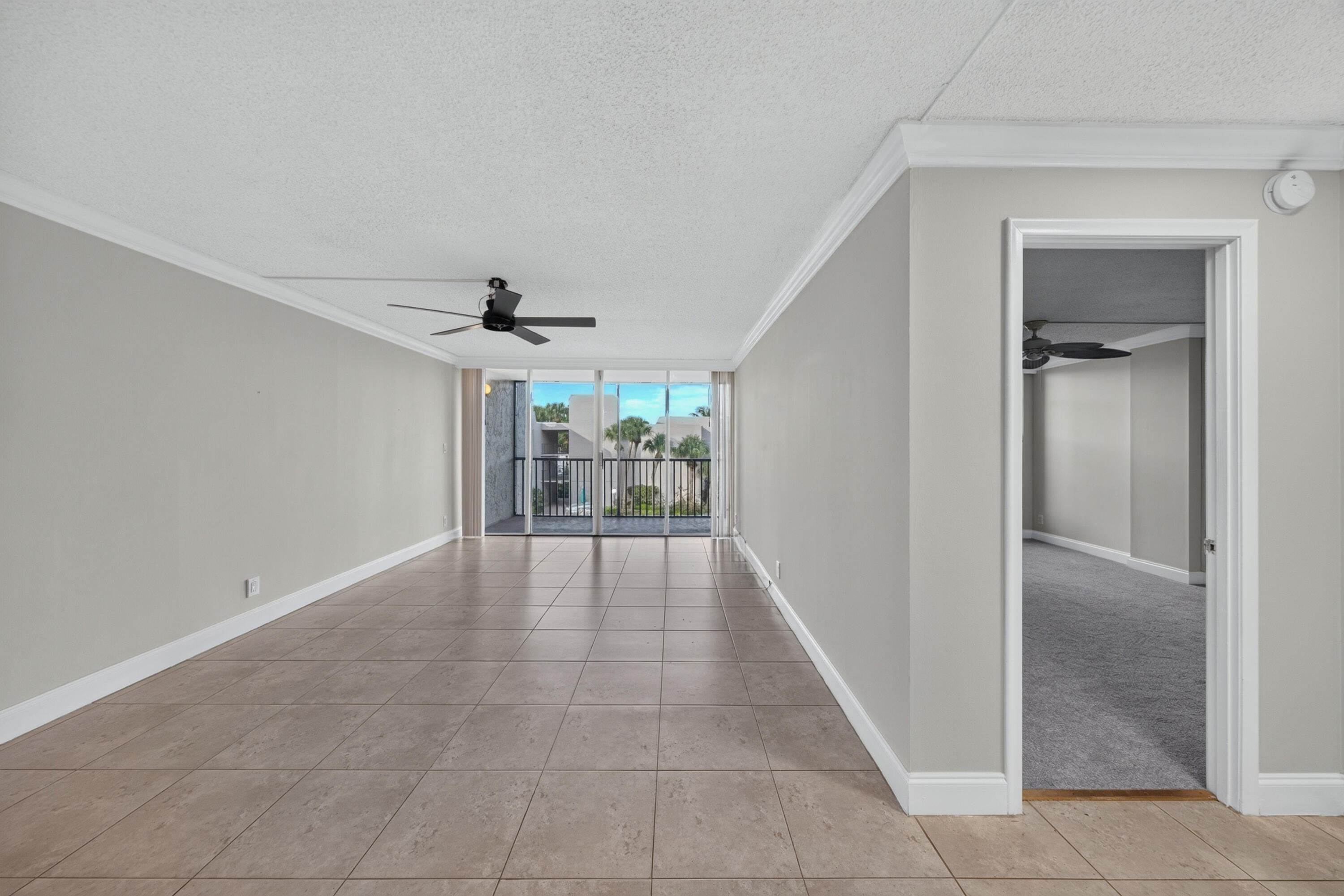 6 ROYAL PALM Way 307