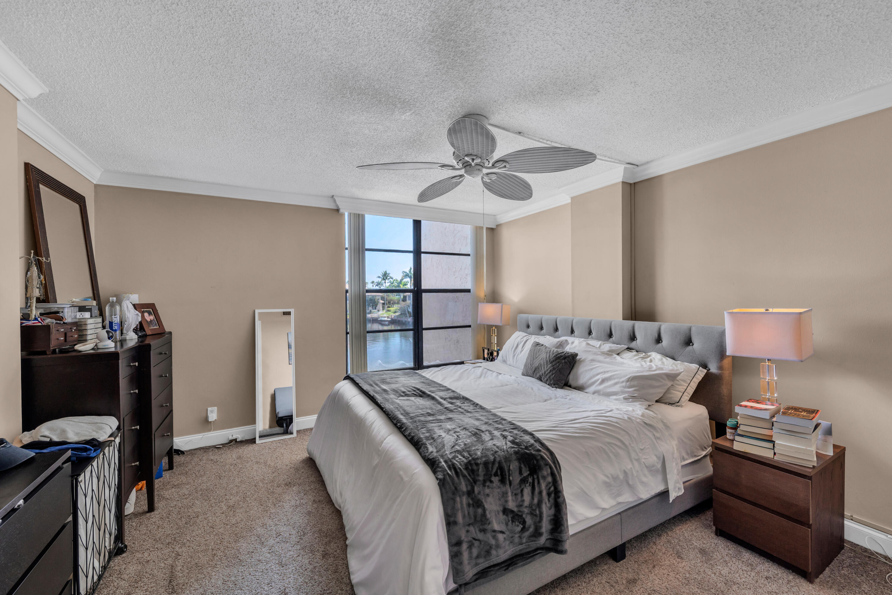 6 ROYAL PALM Way 307