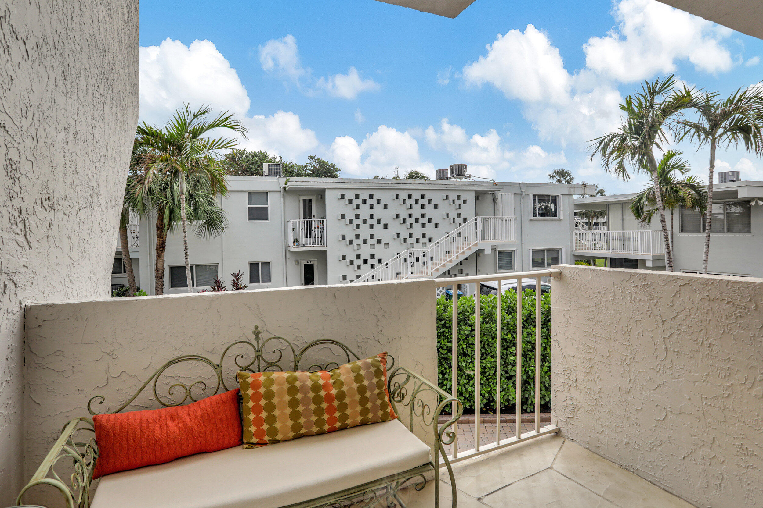 1222 Hillsboro Mile 17