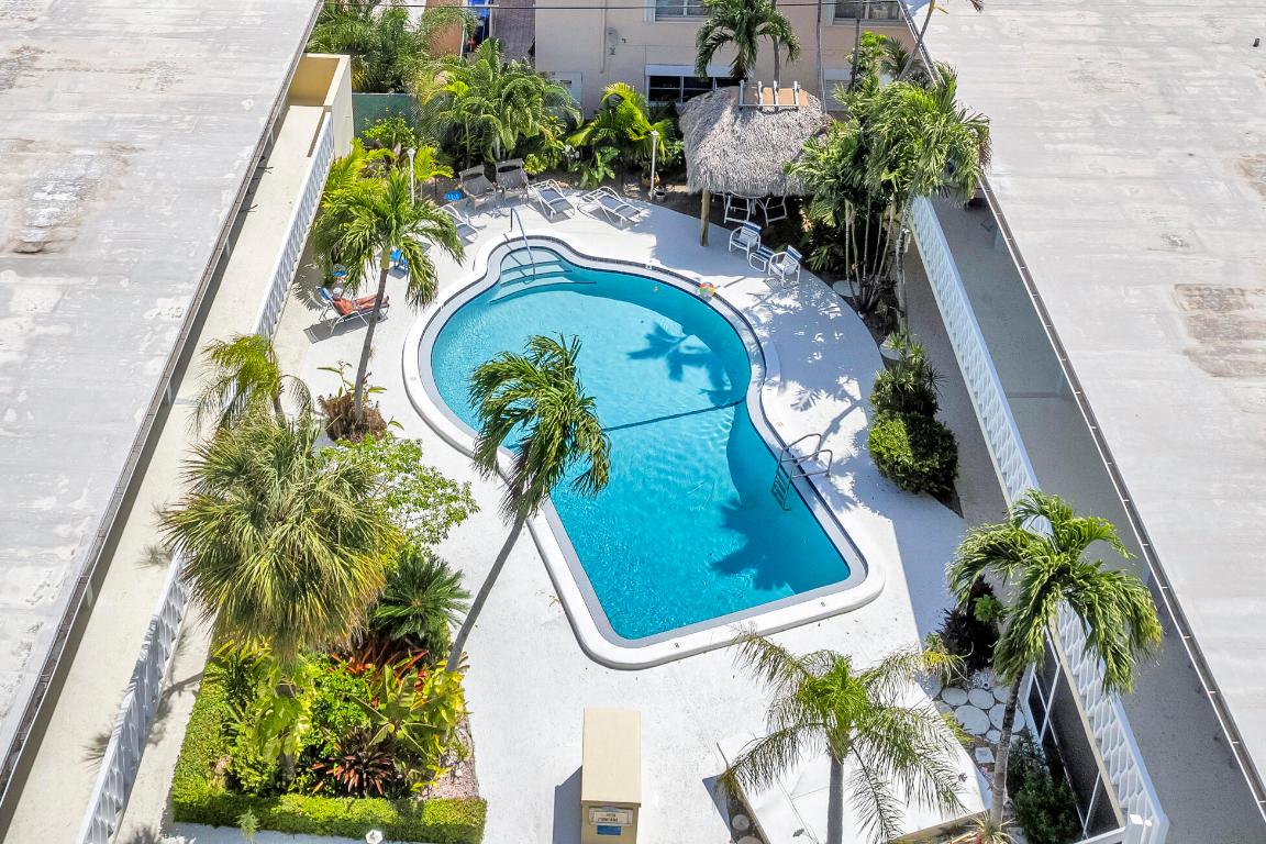 4630 Poinciana Street 2e