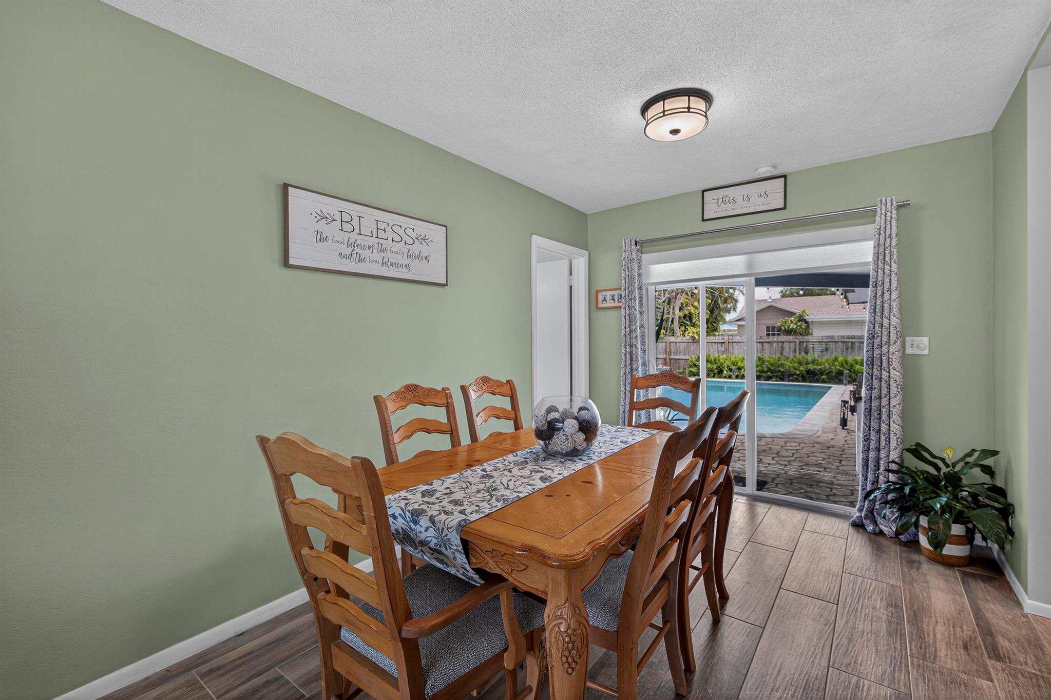 555 NW 15th Avenue