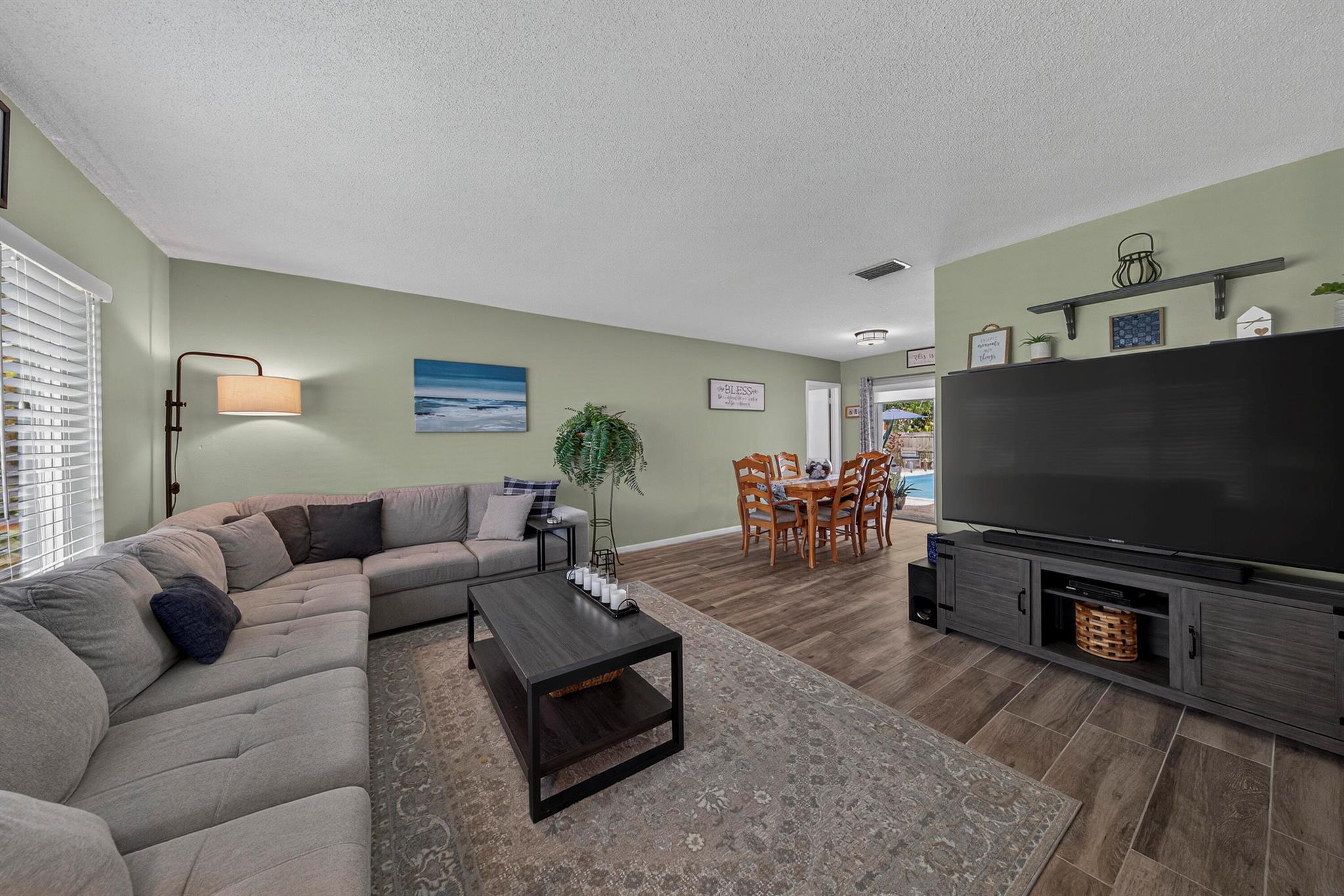 555 NW 15th Avenue
