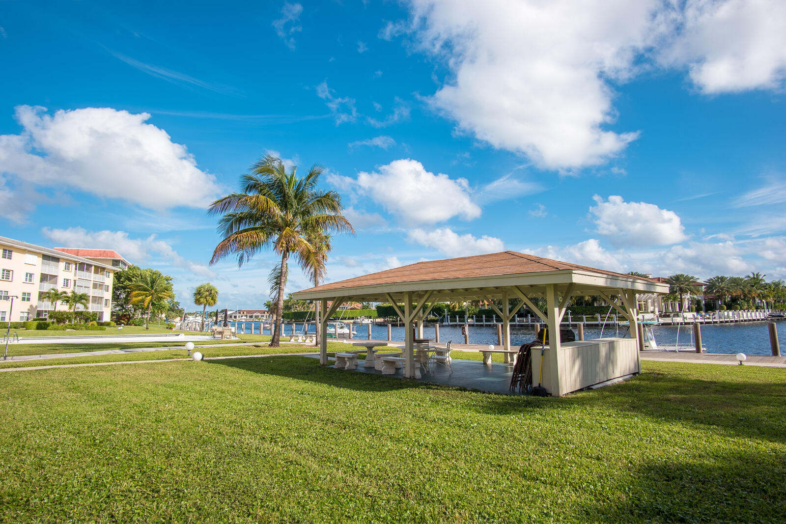 230 N Federal Highway 205