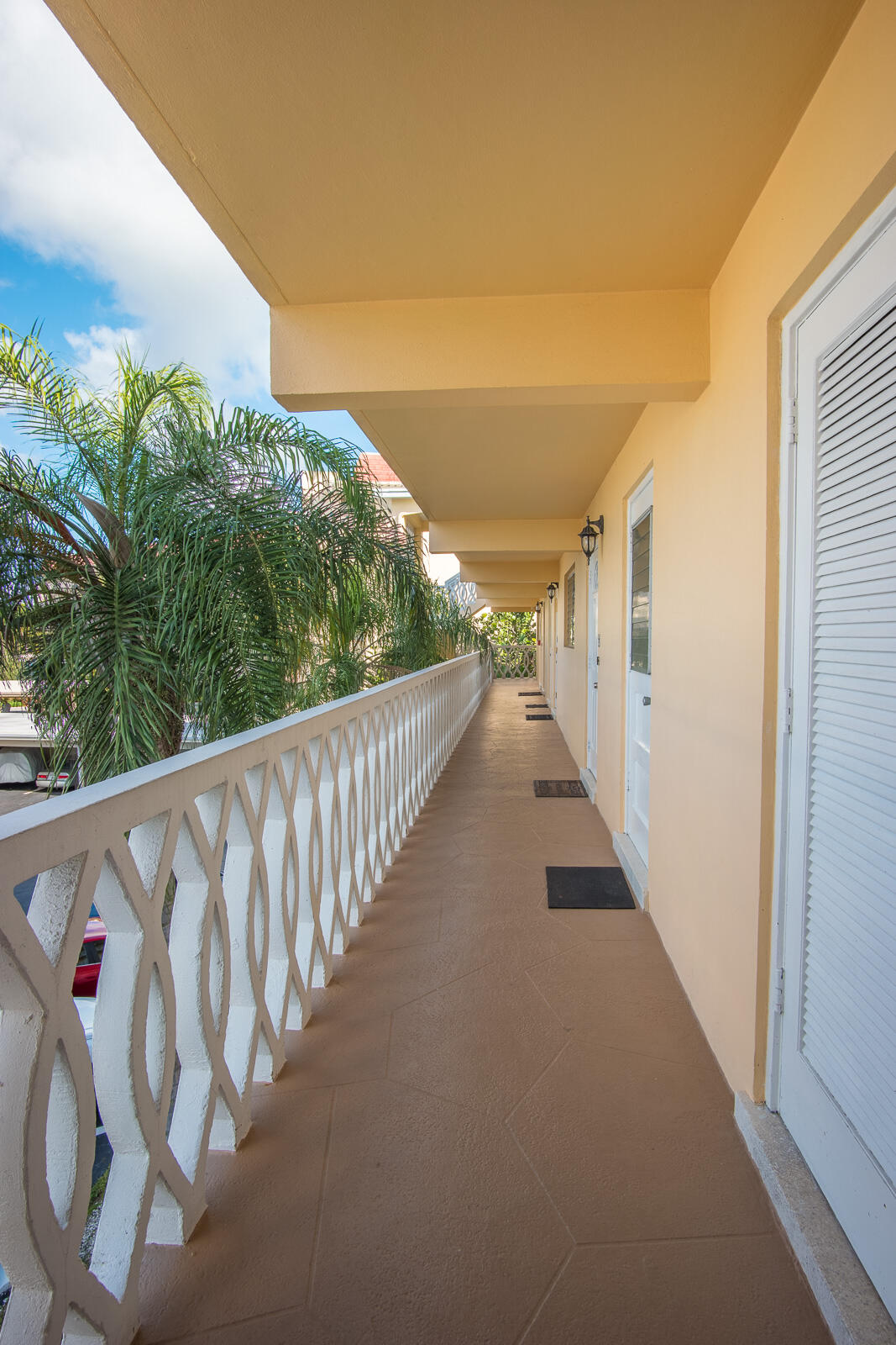 230 N Federal Highway 205