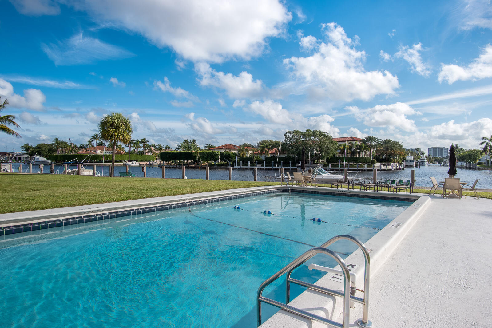230 N Federal Highway 205