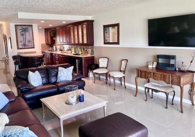 230 N Federal Highway 205