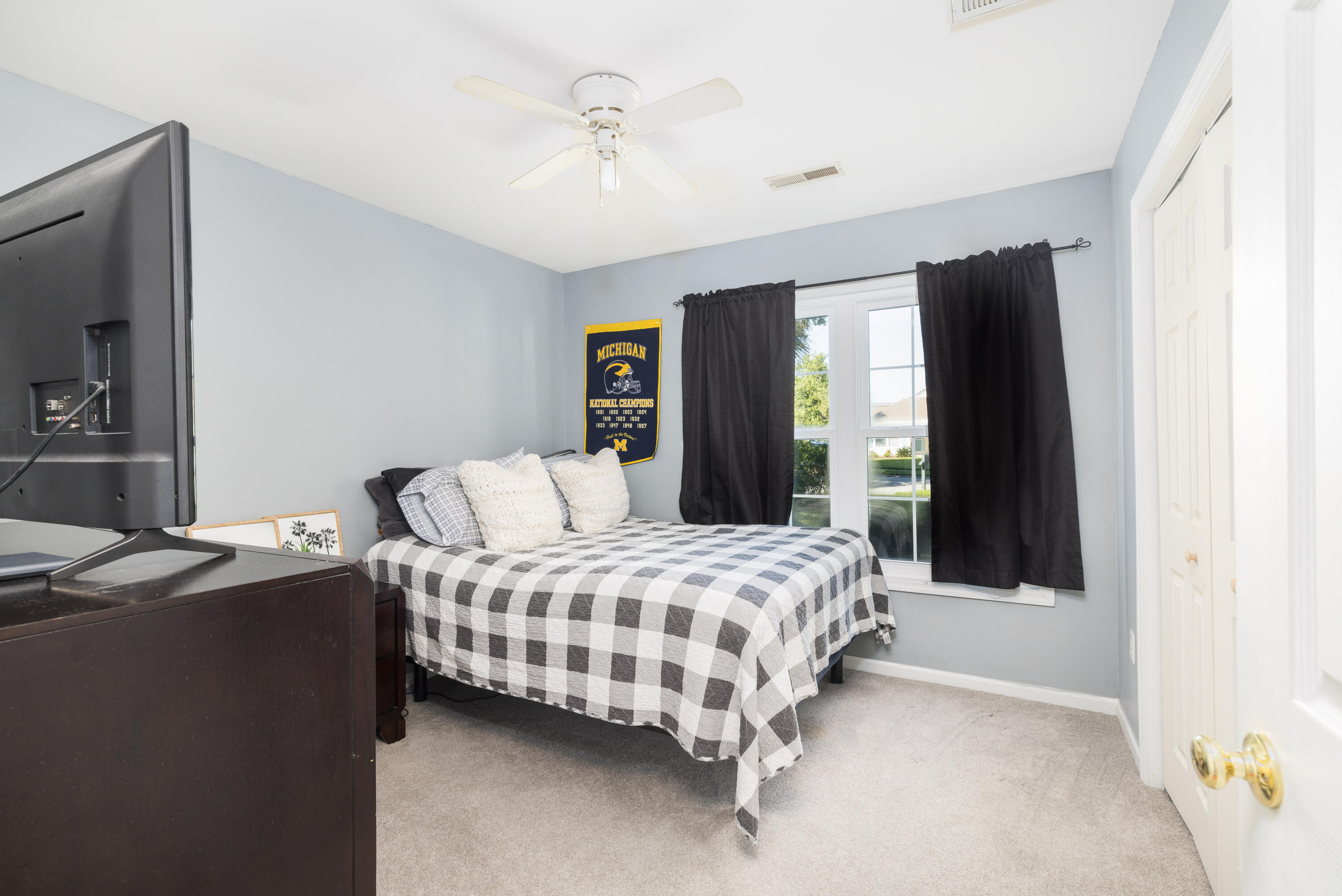 1484 Wellesley Circle