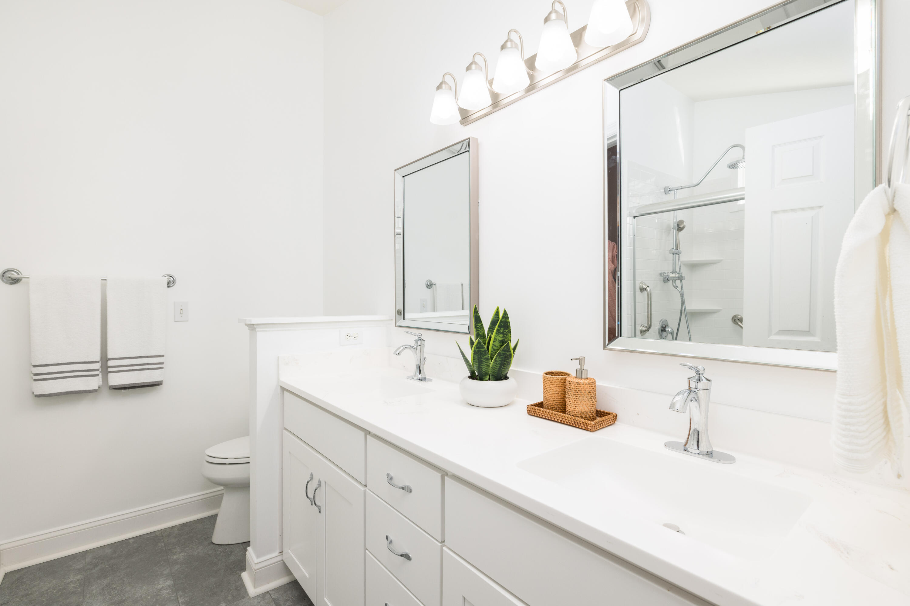 1484 Wellesley Circle