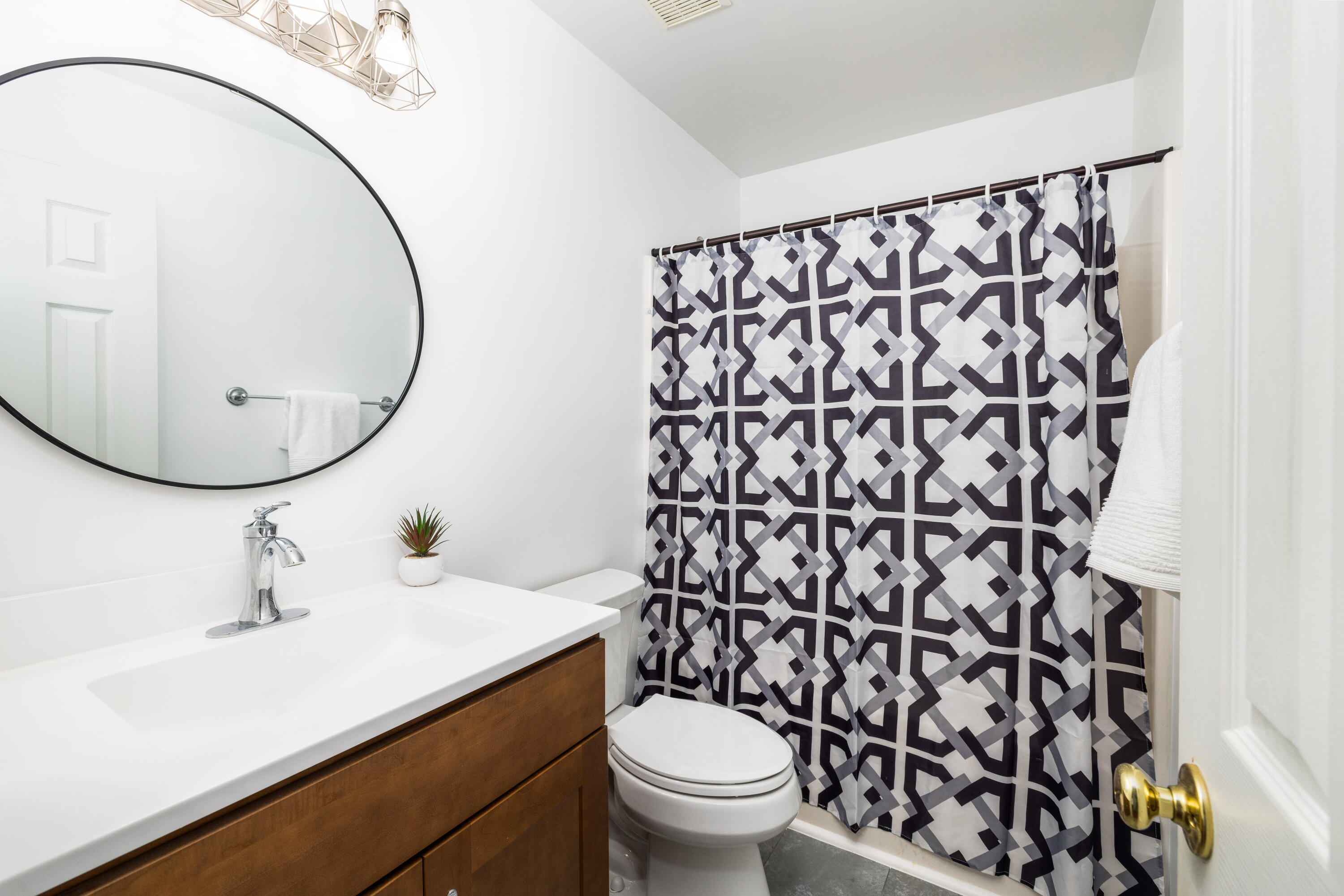 1484 Wellesley Circle