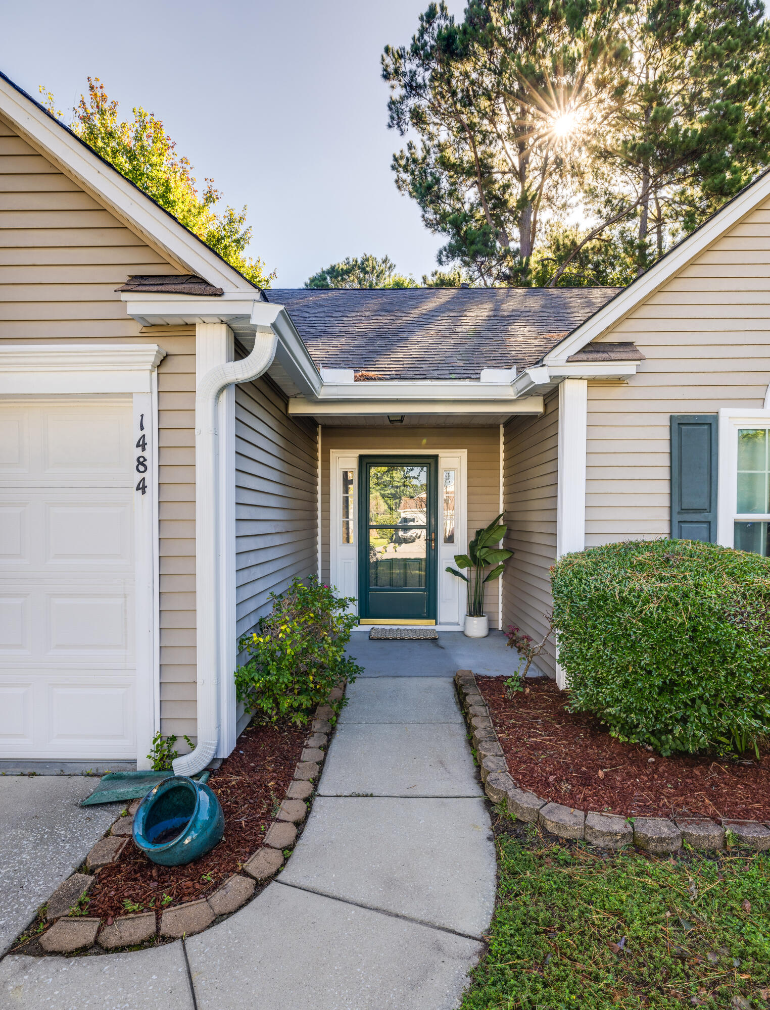 1484 Wellesley Circle