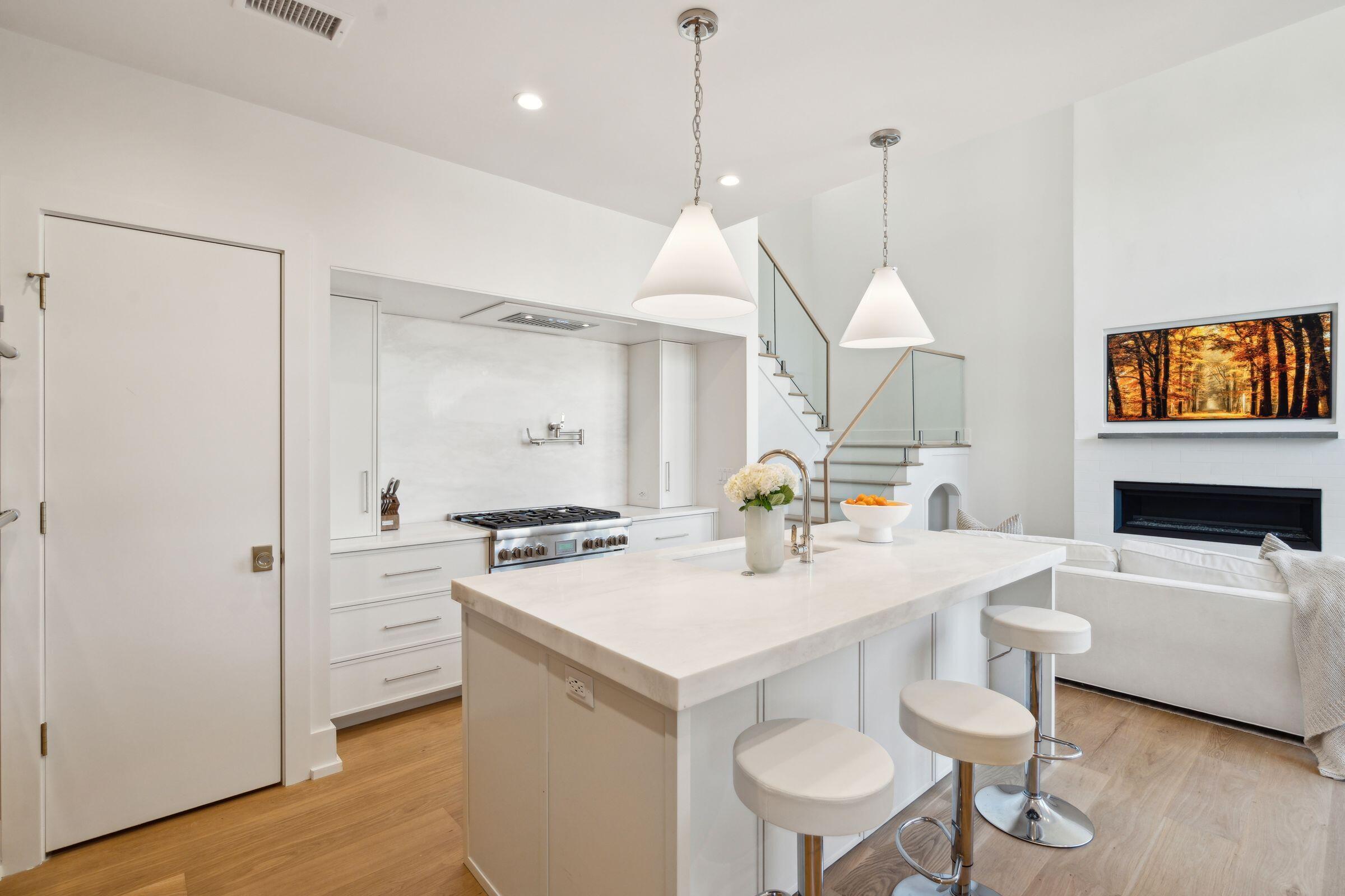 3 Chisolm Street # 402