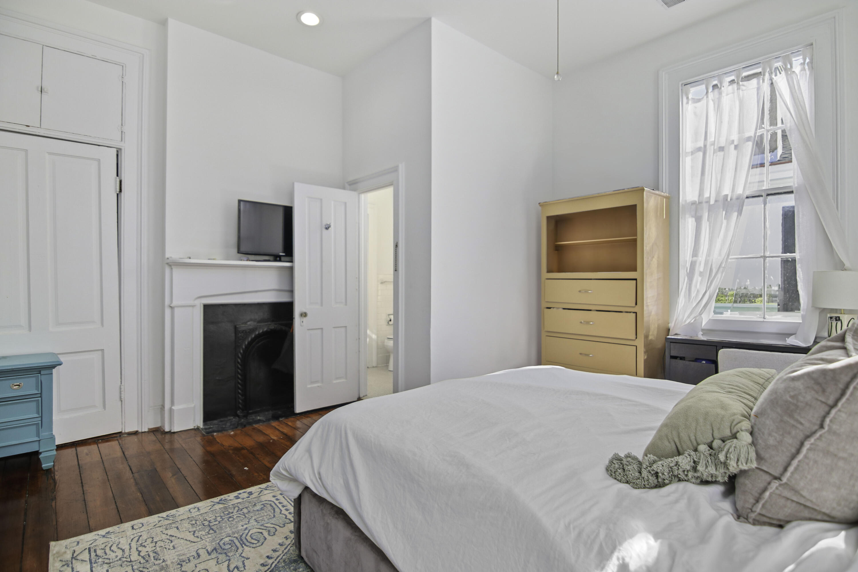 162 Broad Street # B