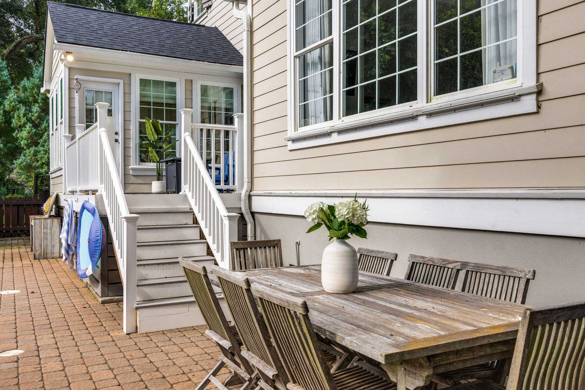 3168 Treadwell Street