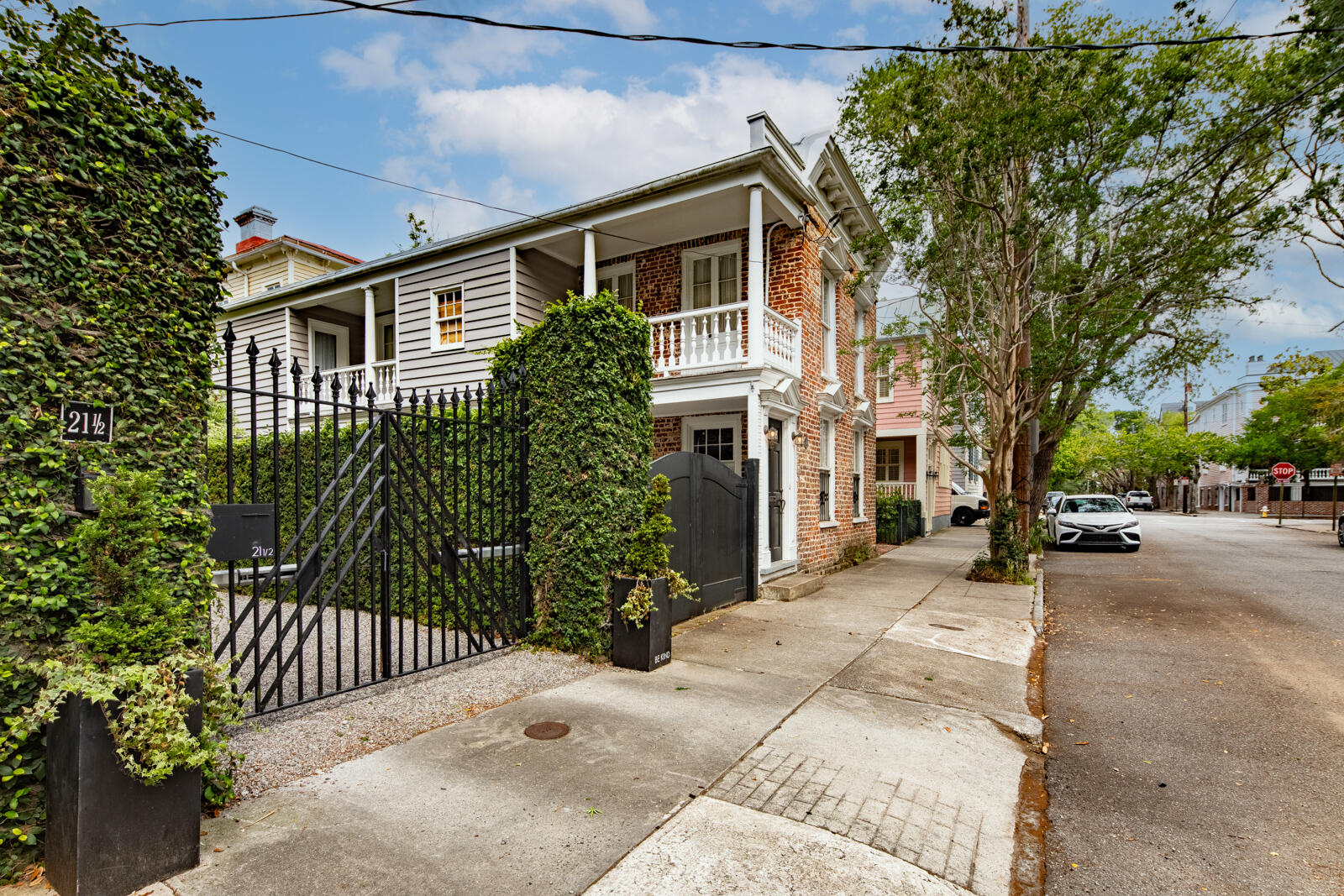 21 1/2 Pitt Street