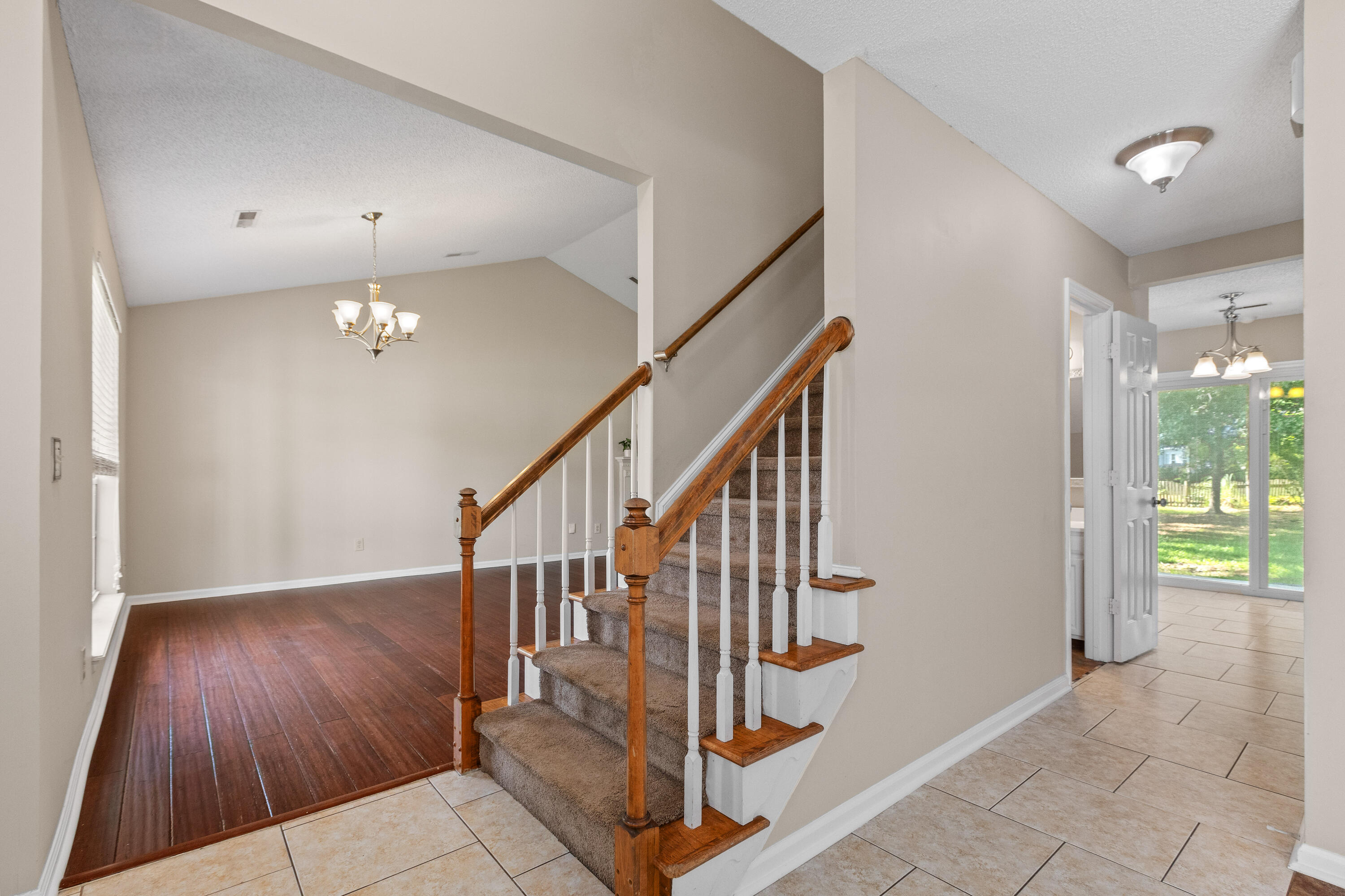 633 Alwyn Boulevard