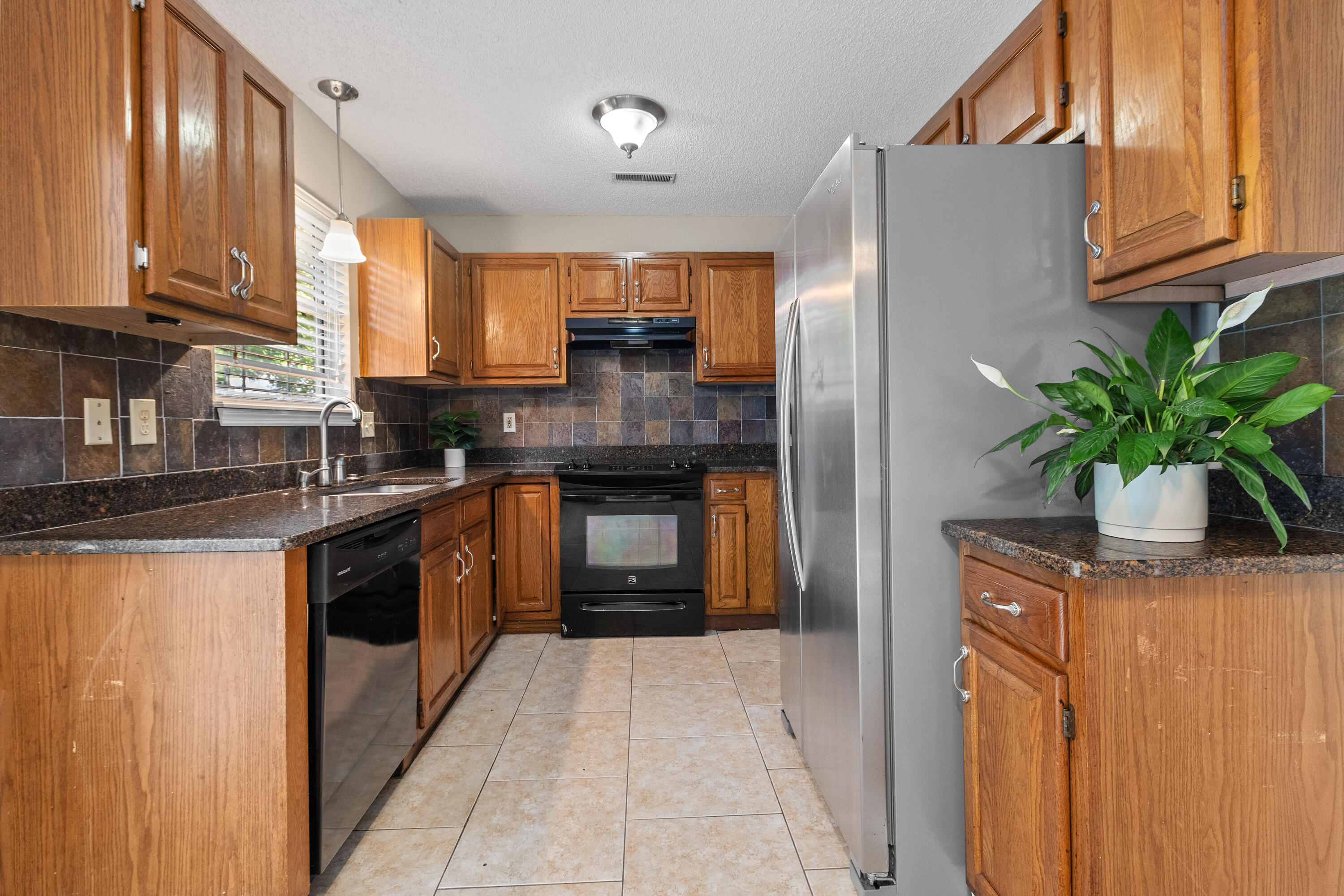 633 Alwyn Boulevard