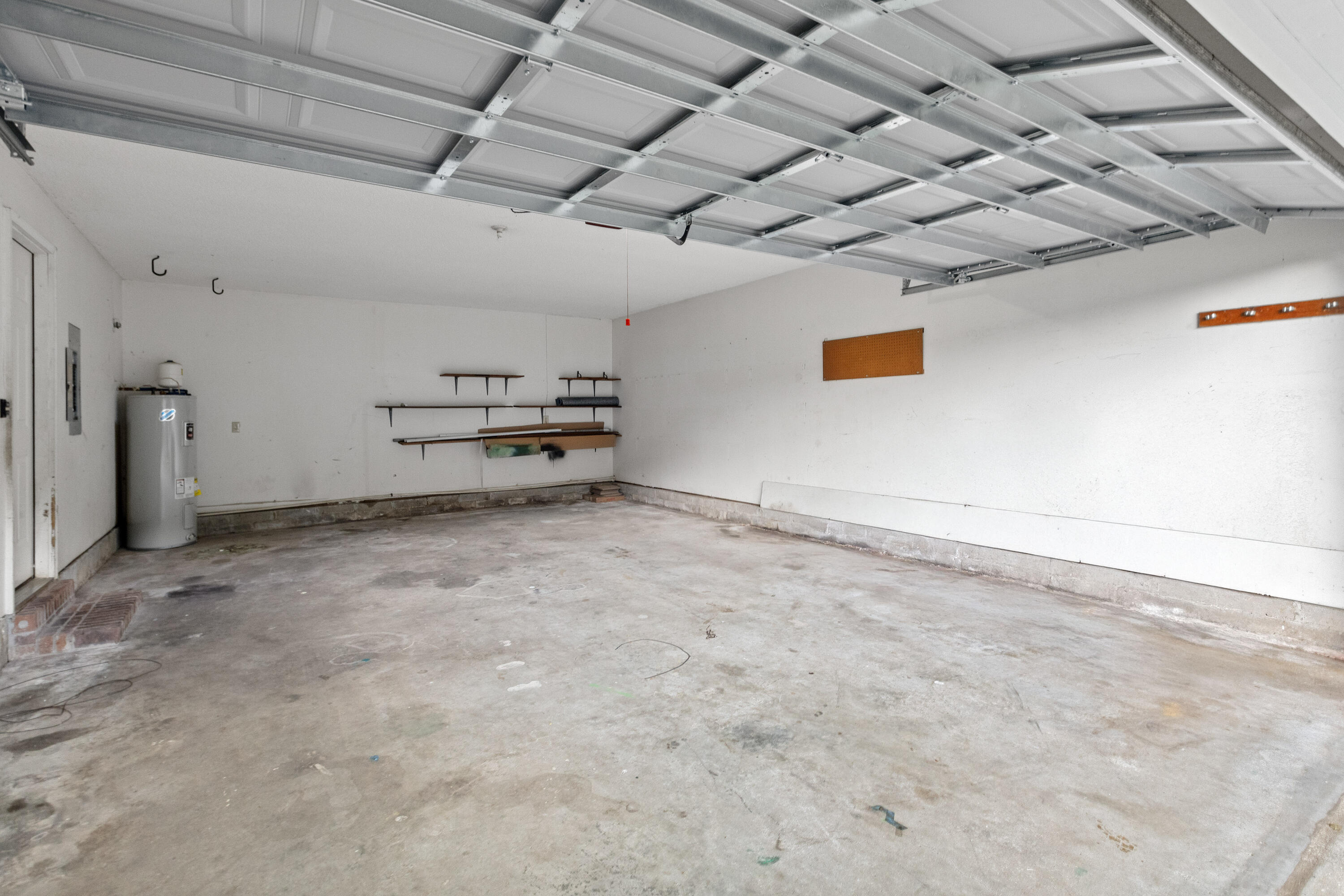 633 Alwyn Boulevard
