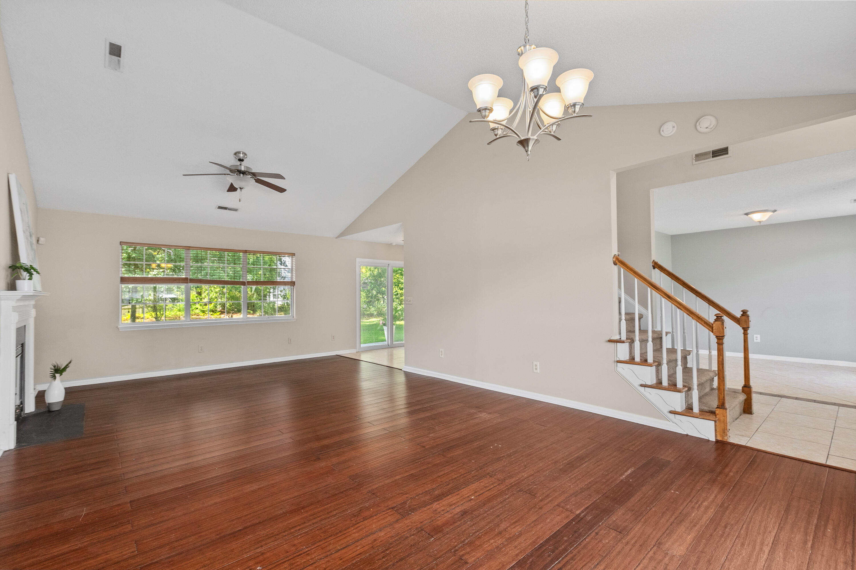 633 Alwyn Boulevard