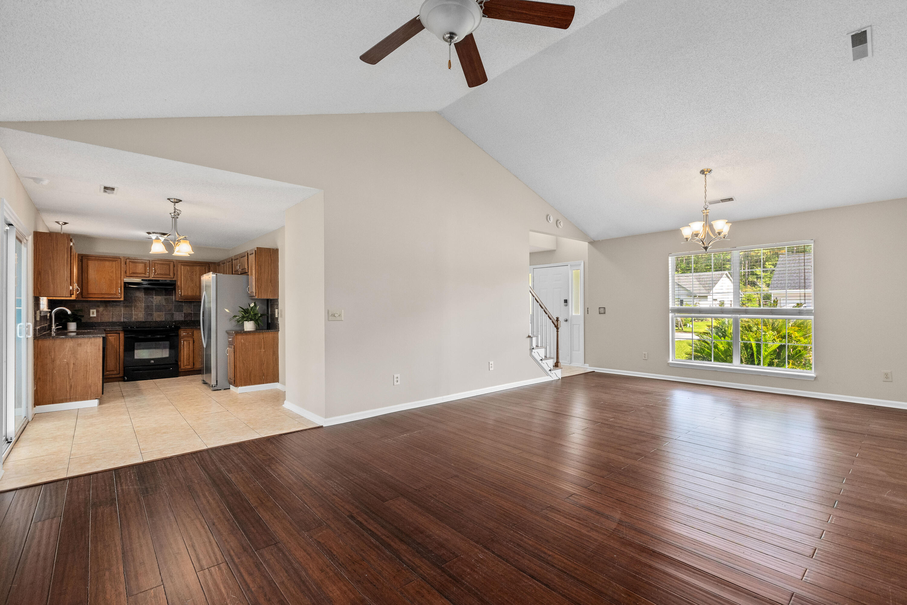 633 Alwyn Boulevard