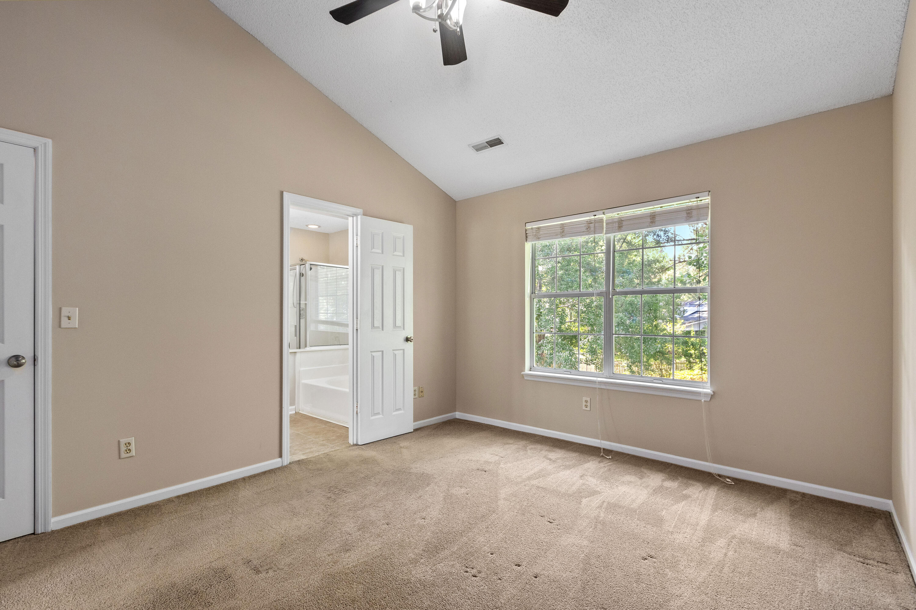 633 Alwyn Boulevard