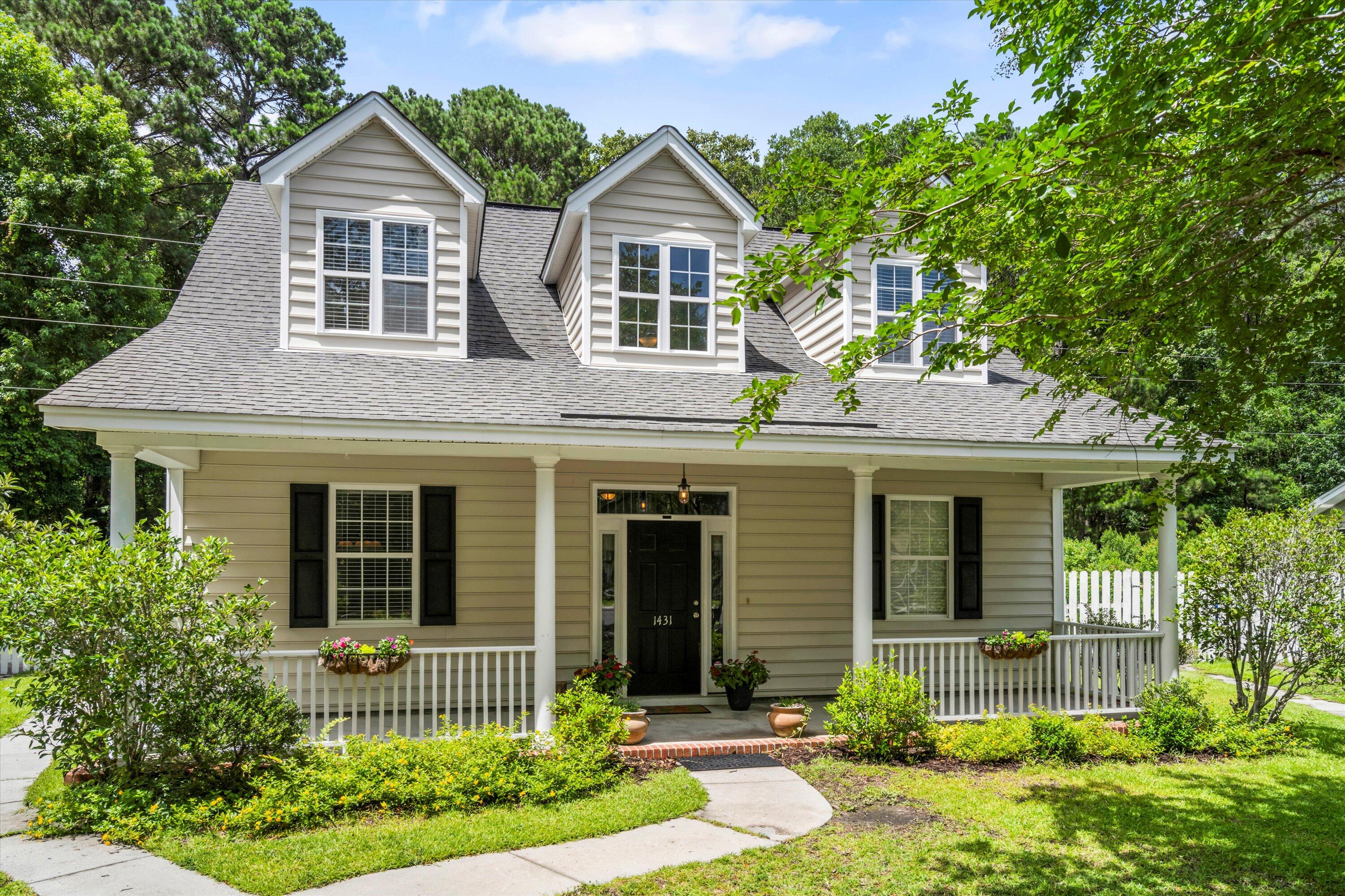 1431 Whispering Oak Trail