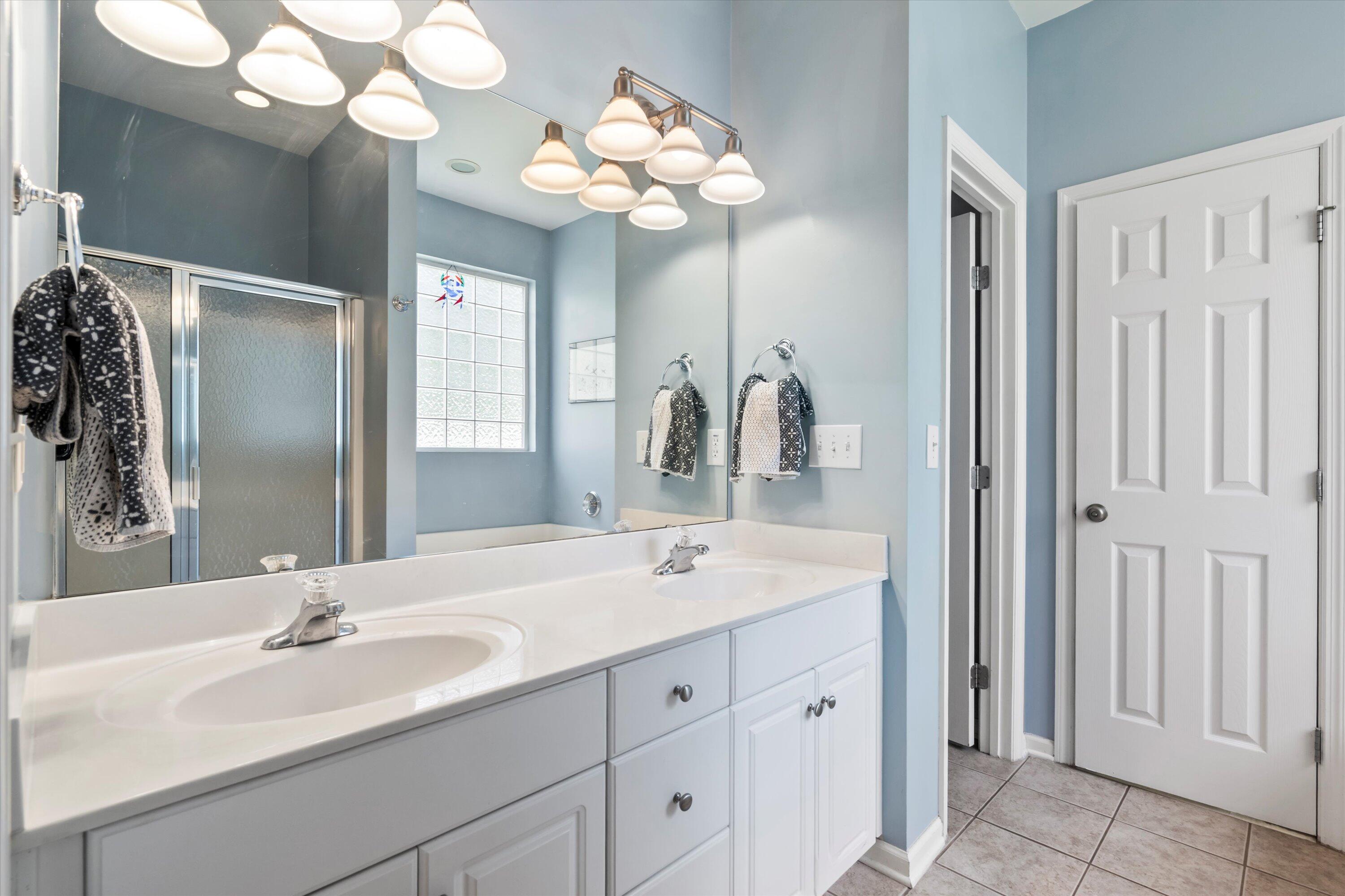 1431 Whispering Oak Trail