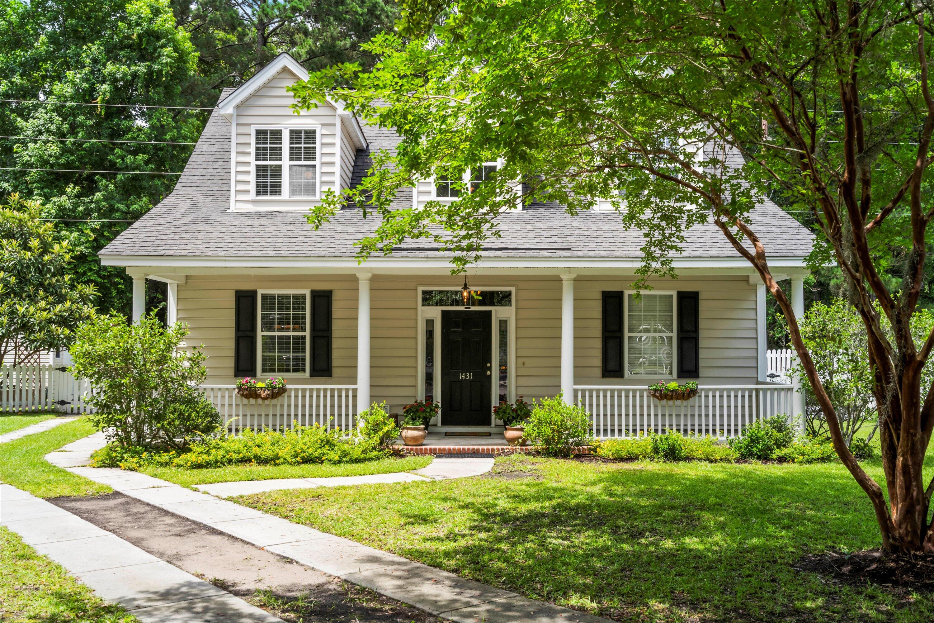 1431 Whispering Oak Trail