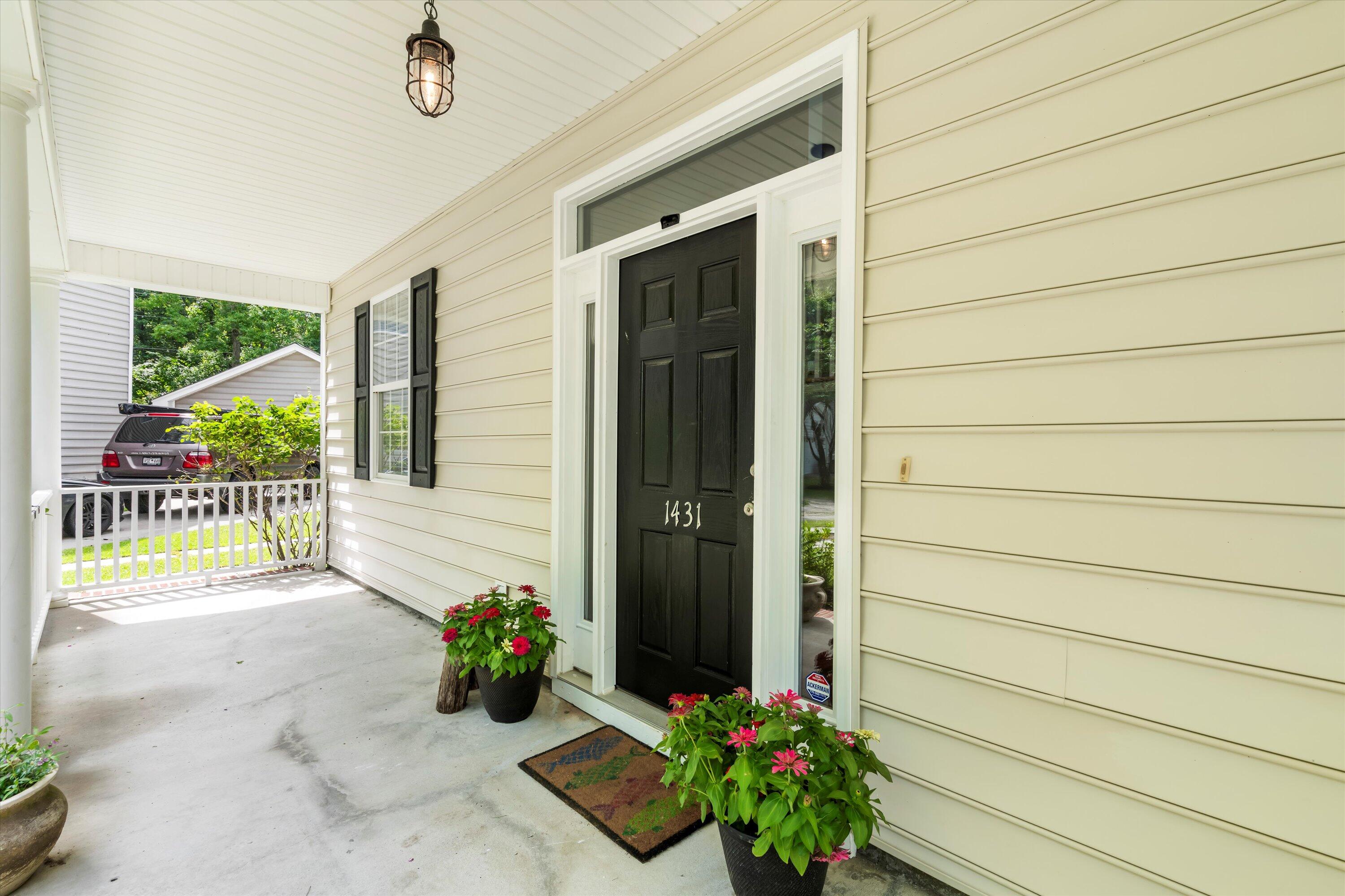 1431 Whispering Oak Trail