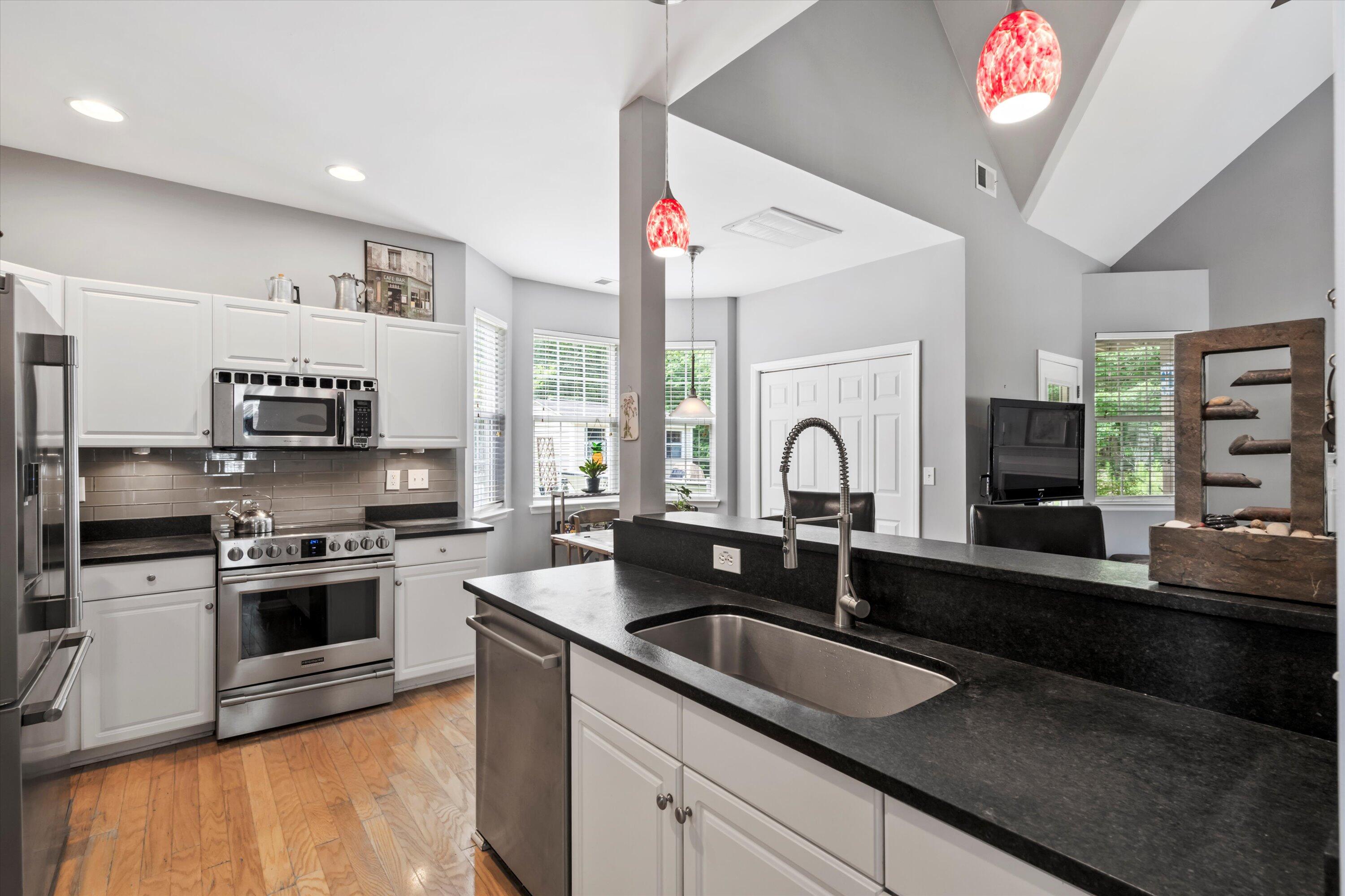 1431 Whispering Oak Trail