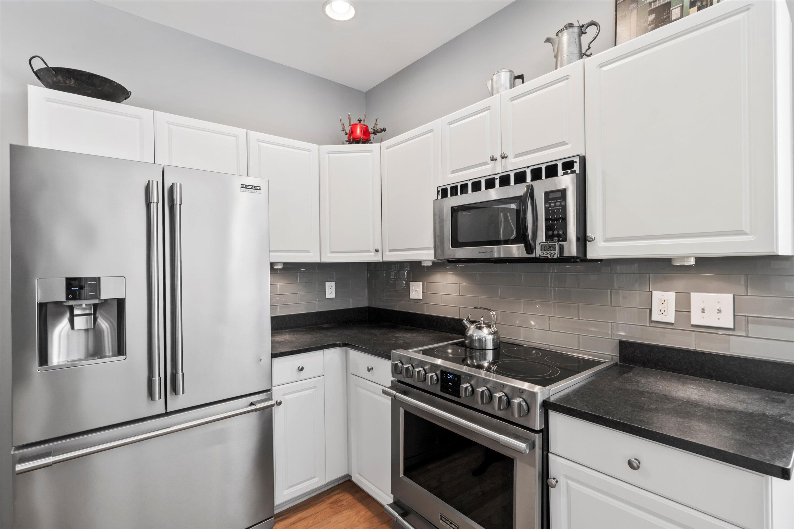 1431 Whispering Oak Trail