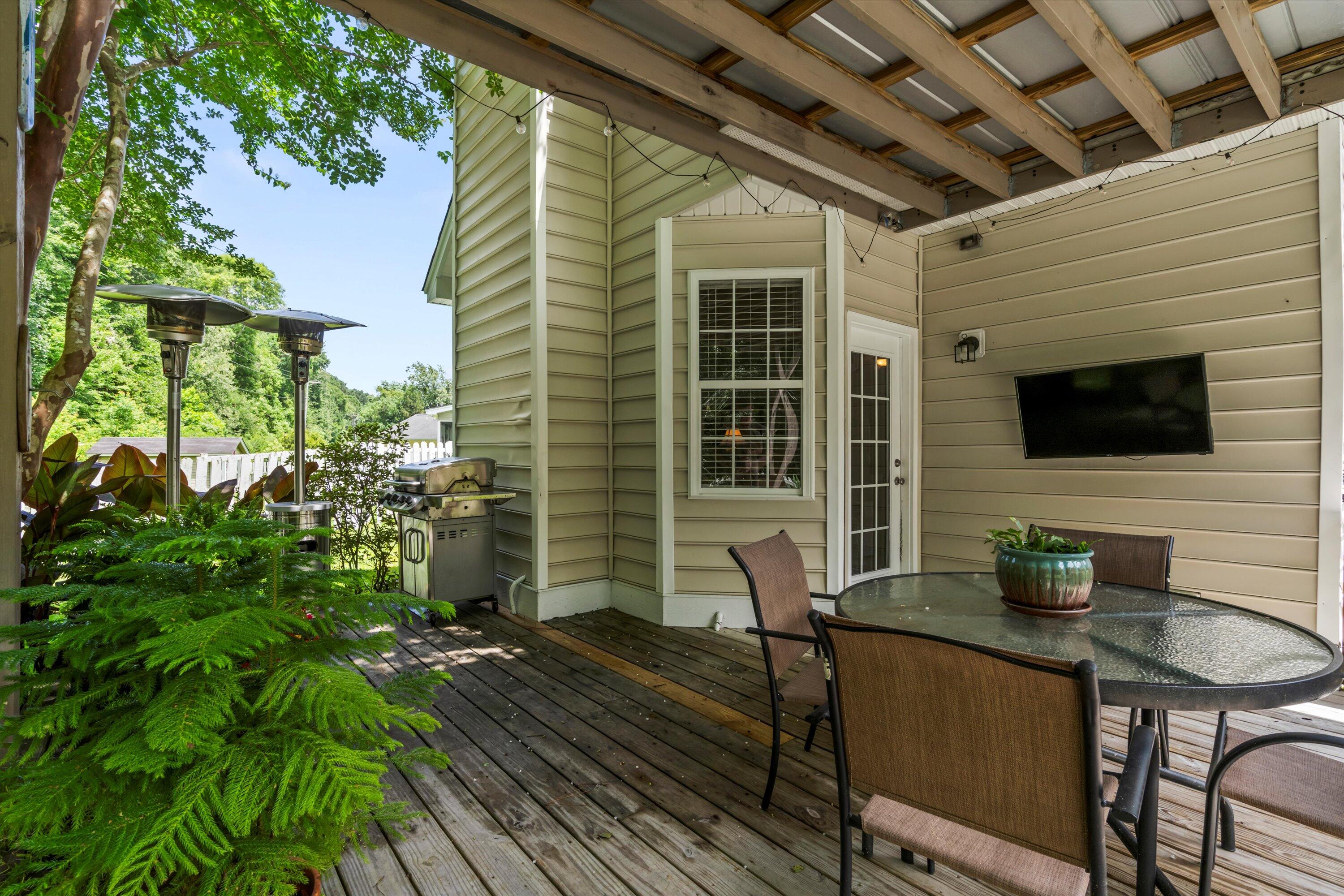 1431 Whispering Oak Trail