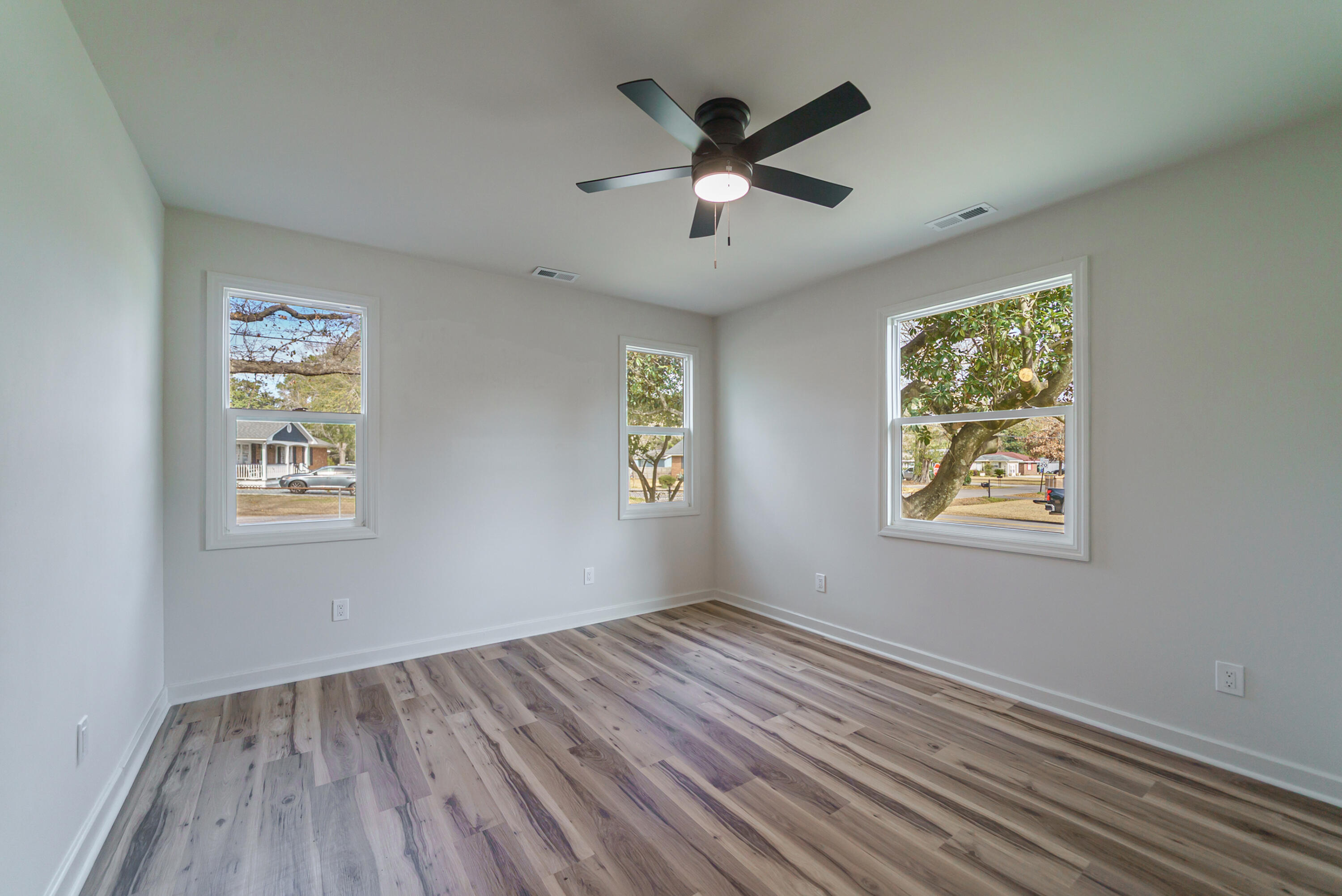 663 Wantoot Boulevard