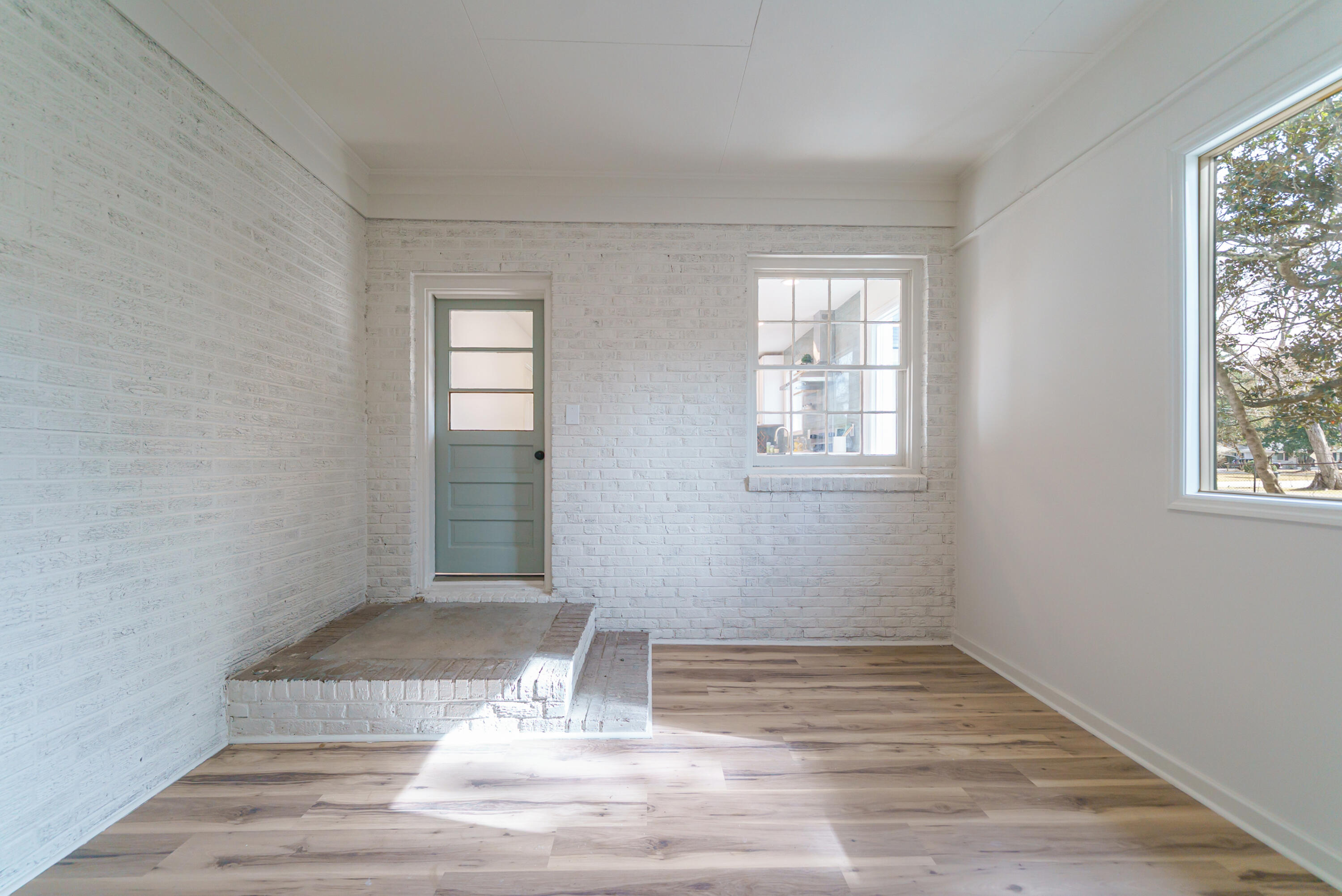 663 Wantoot Boulevard