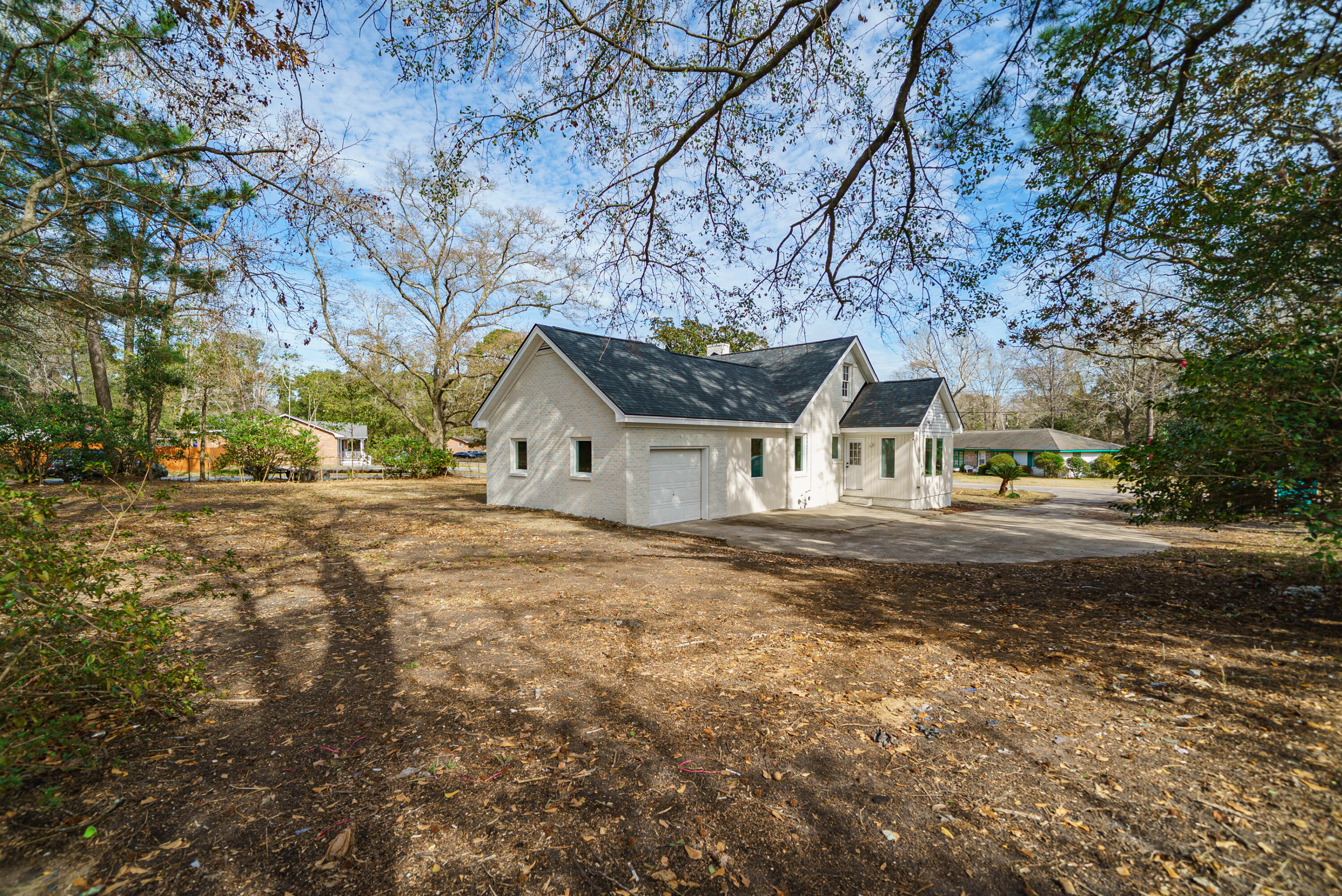 663 Wantoot Boulevard