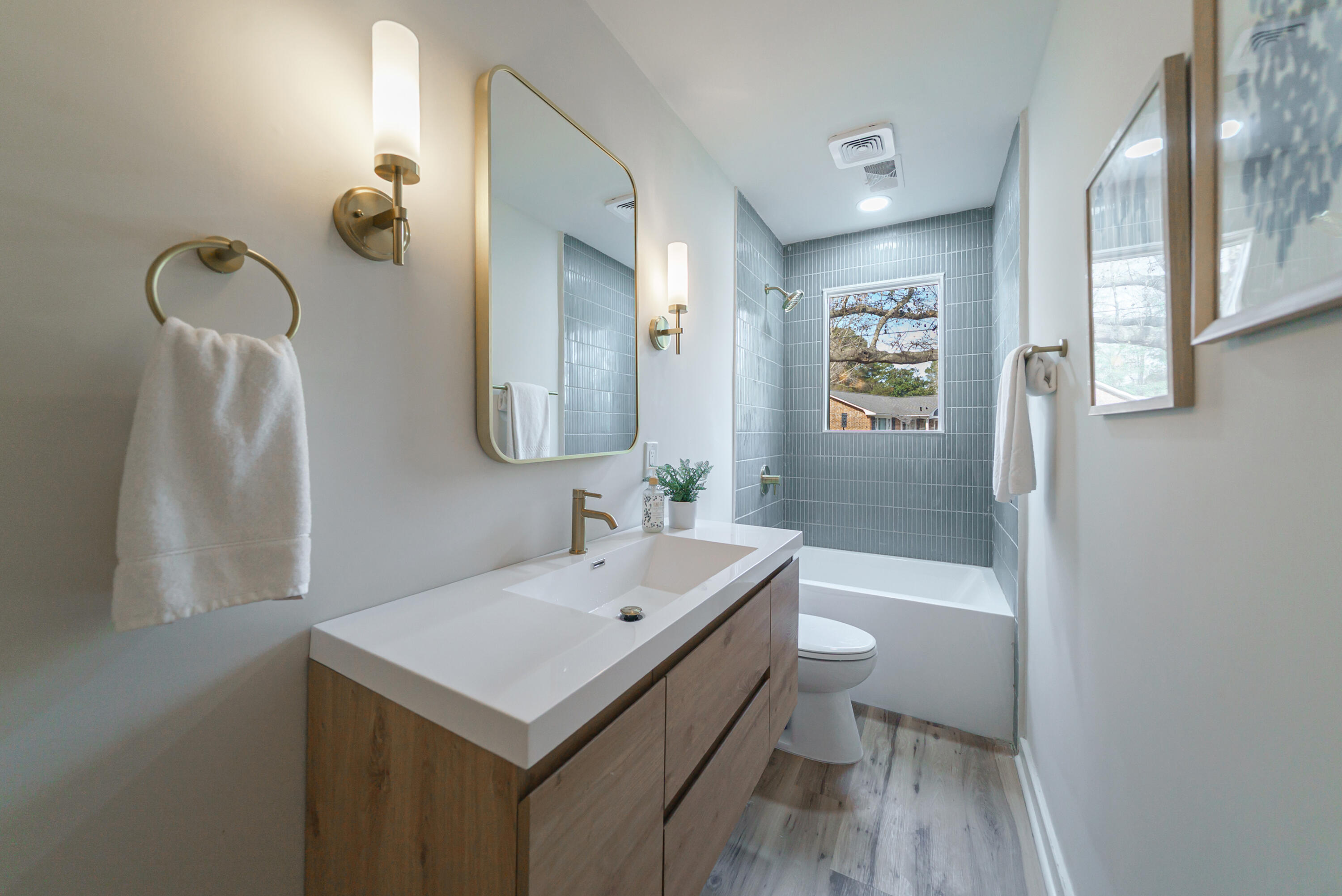 663 Wantoot Boulevard