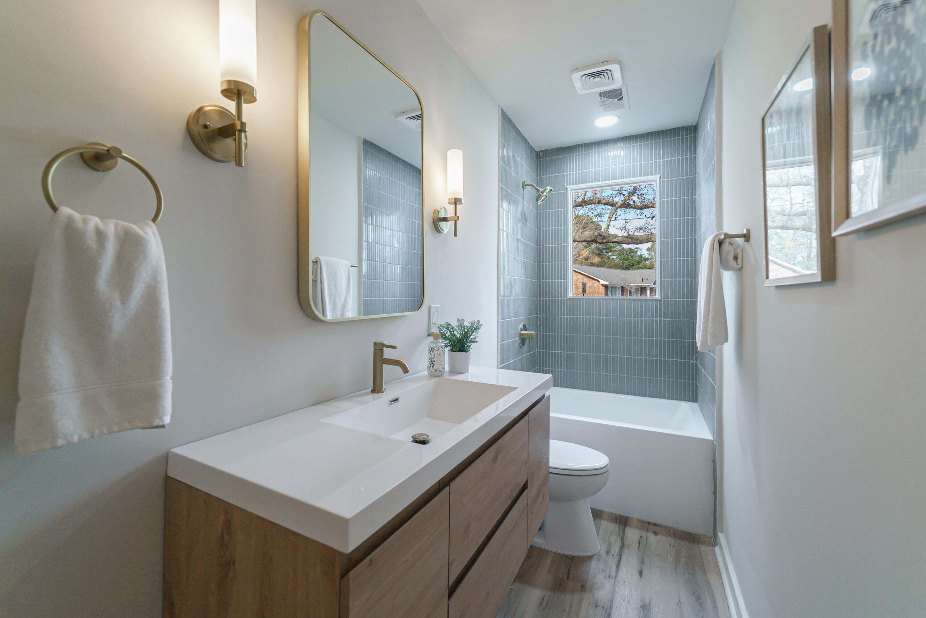 663 Wantoot Boulevard