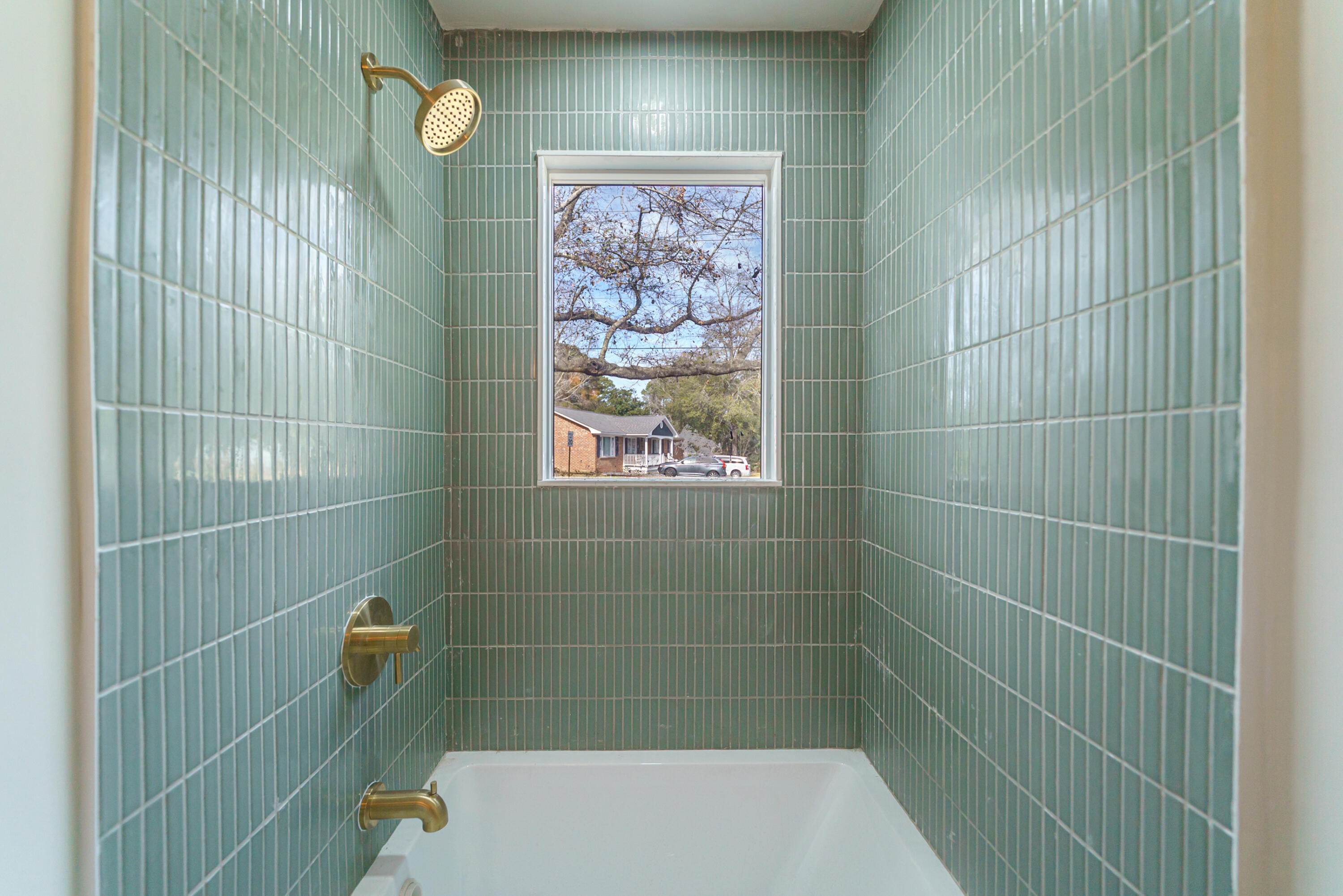 663 Wantoot Boulevard