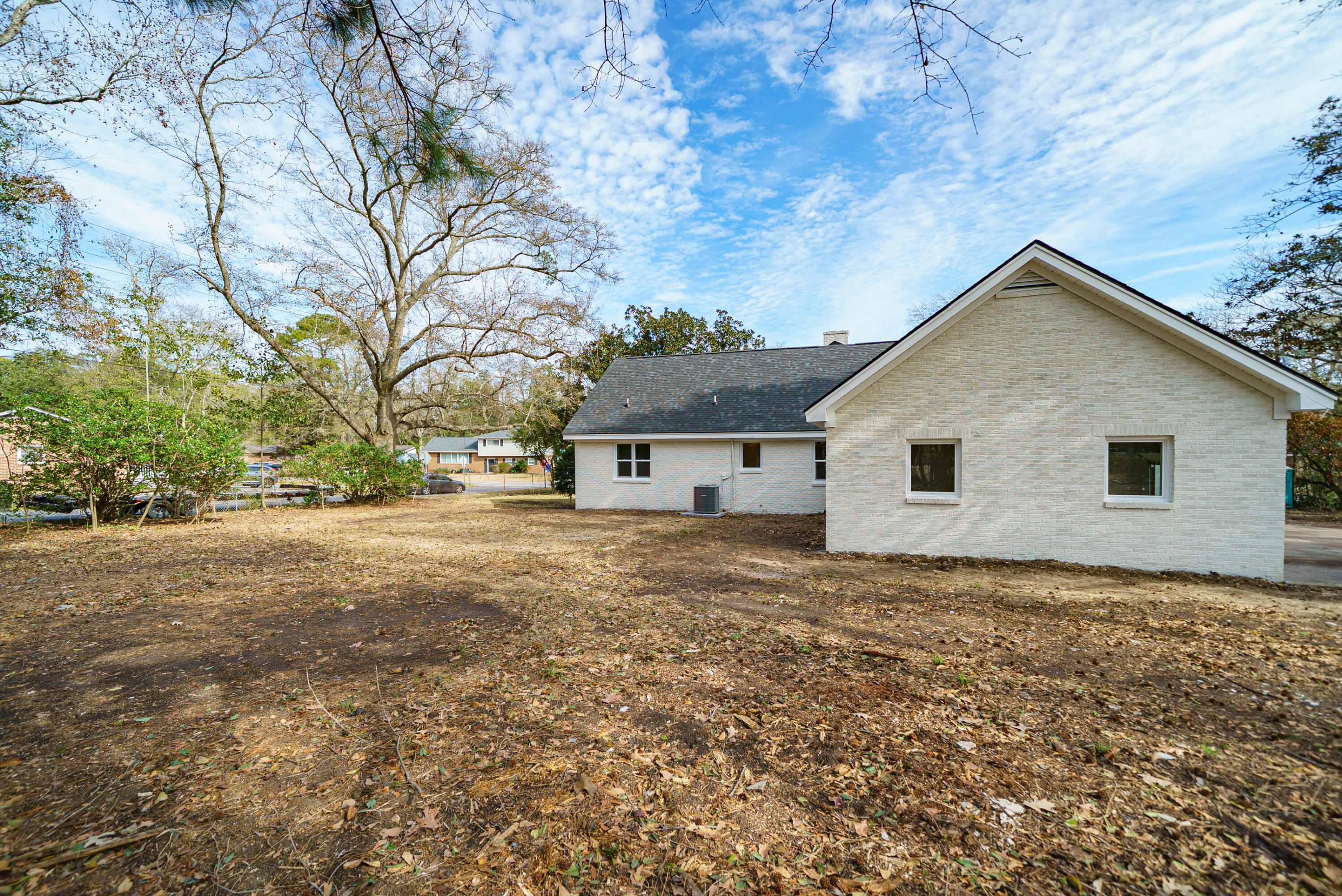 663 Wantoot Boulevard