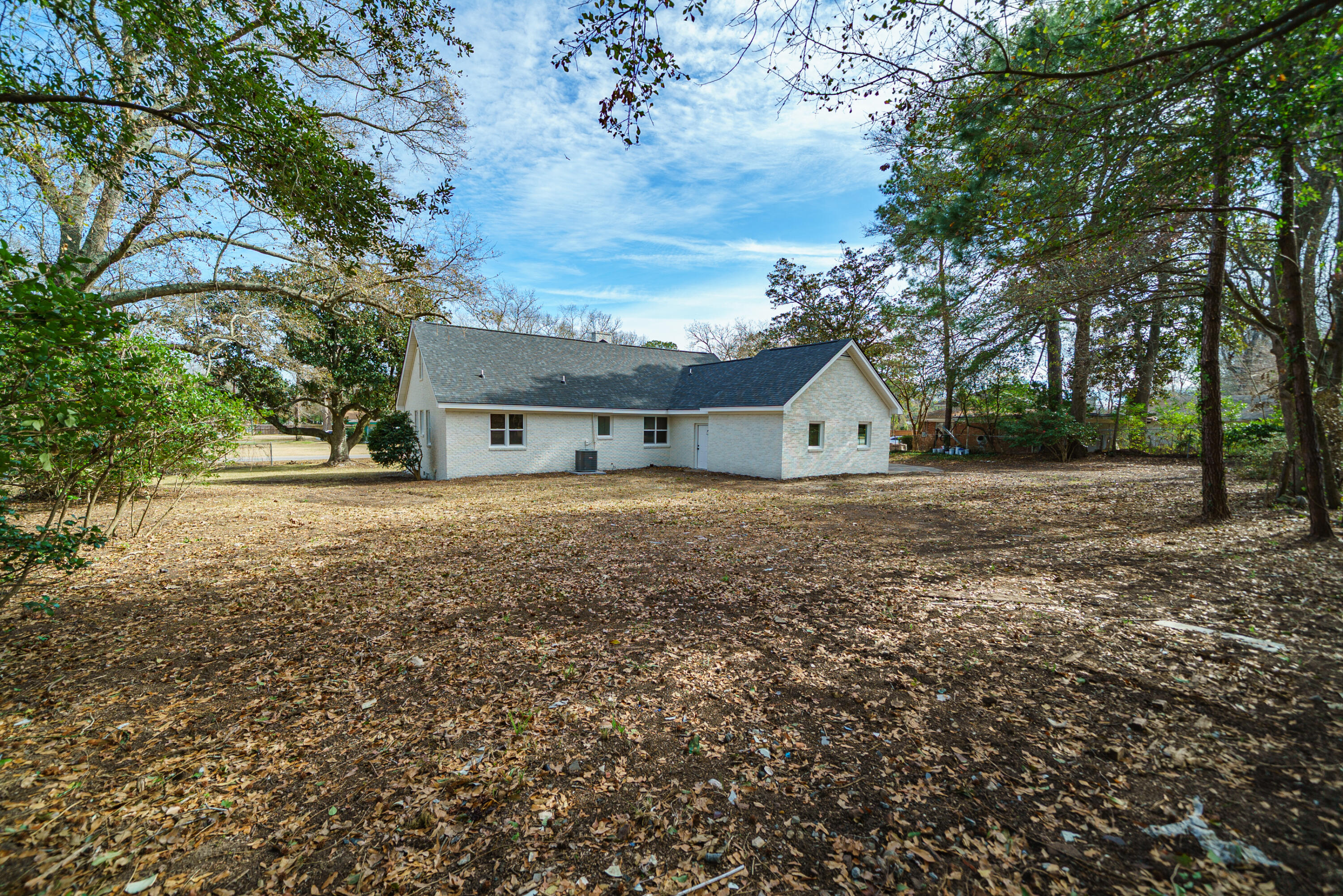 663 Wantoot Boulevard