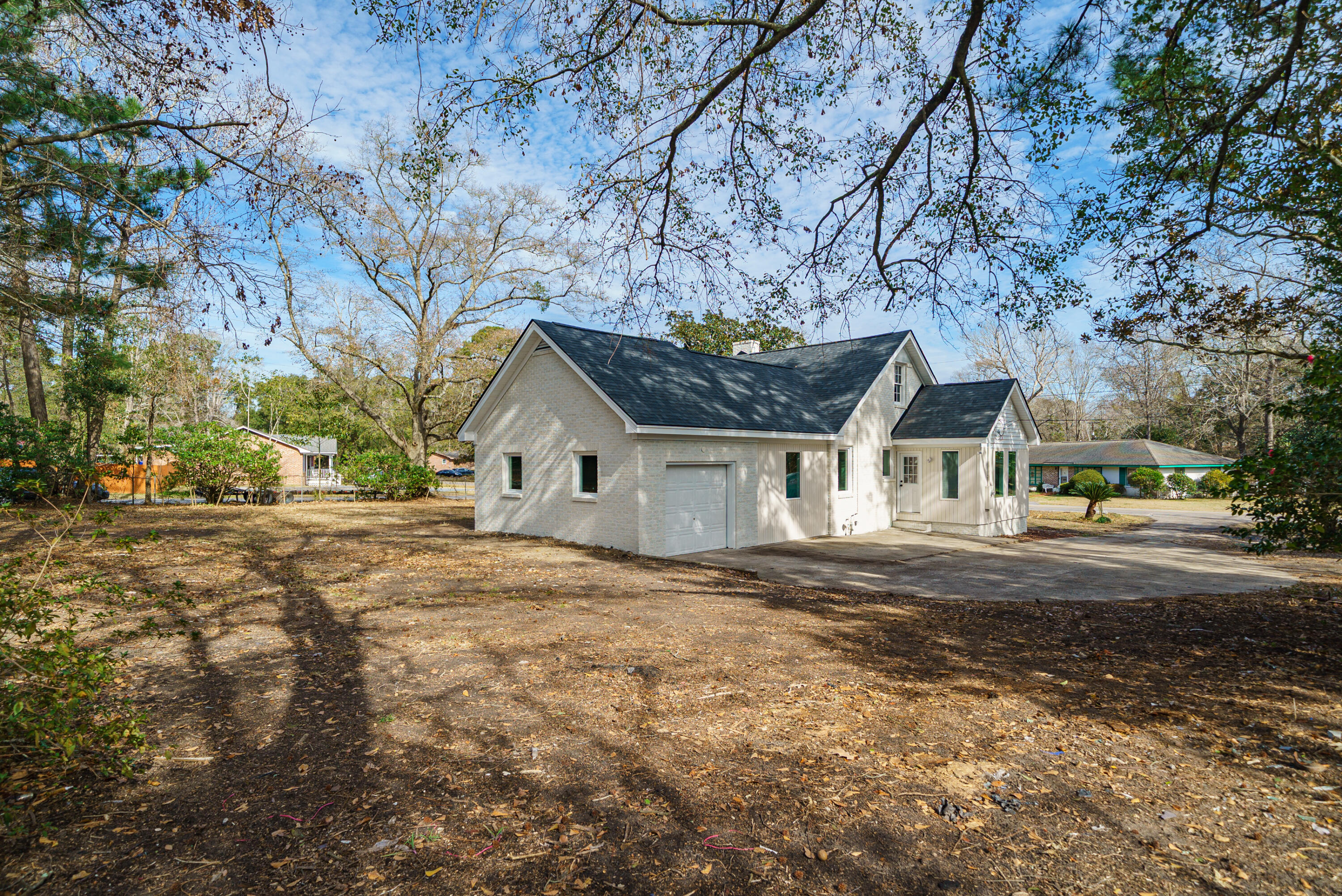 663 Wantoot Boulevard