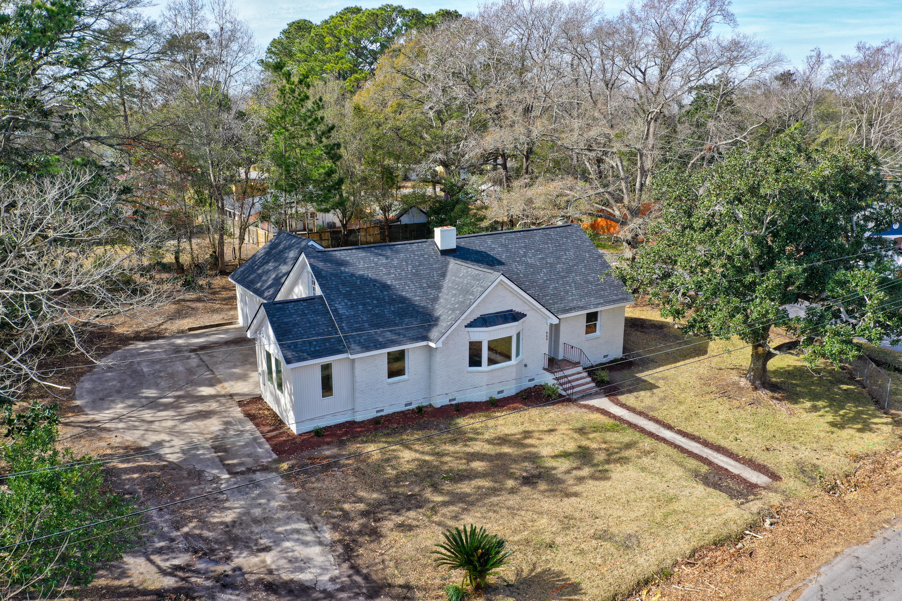 663 Wantoot Boulevard