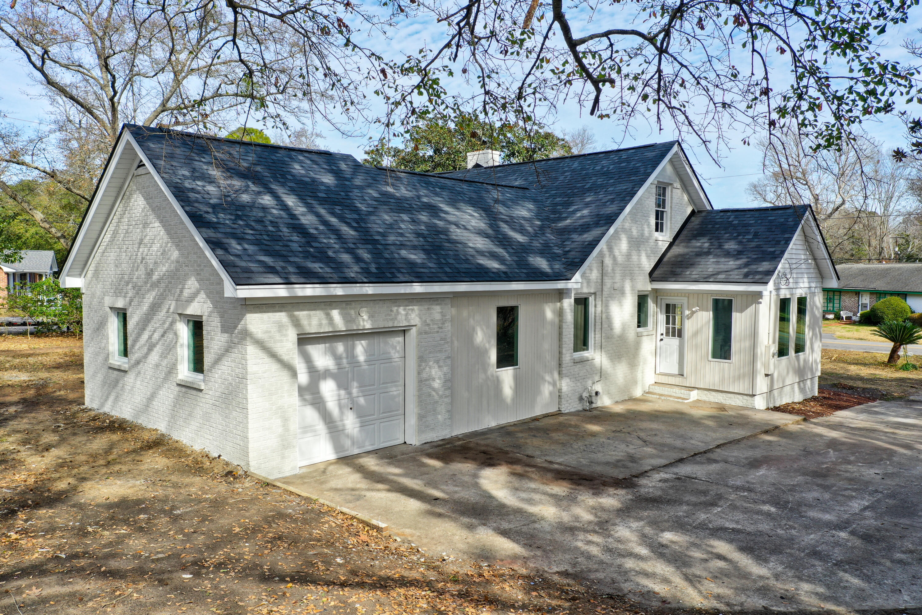 663 Wantoot Boulevard