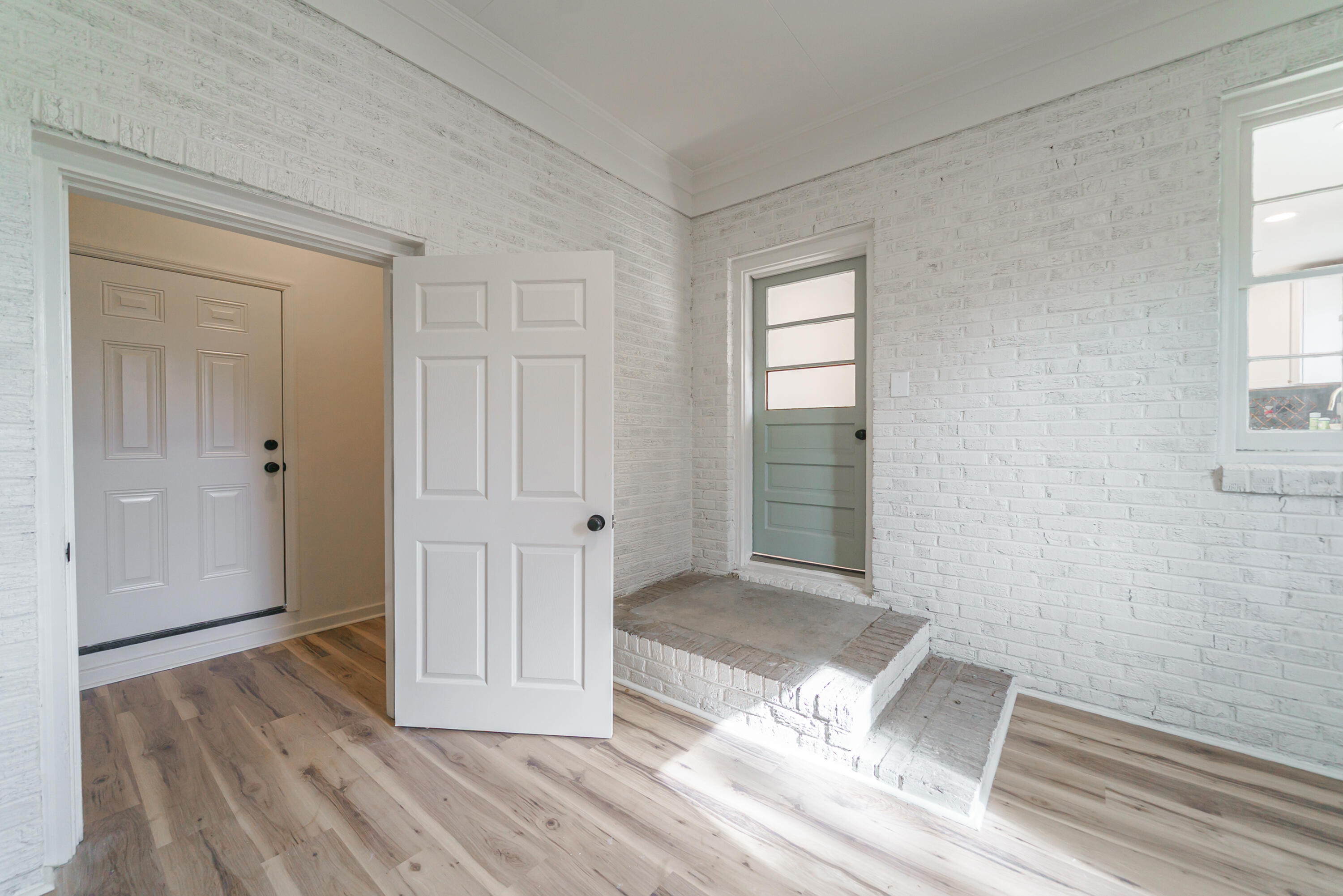 663 Wantoot Boulevard