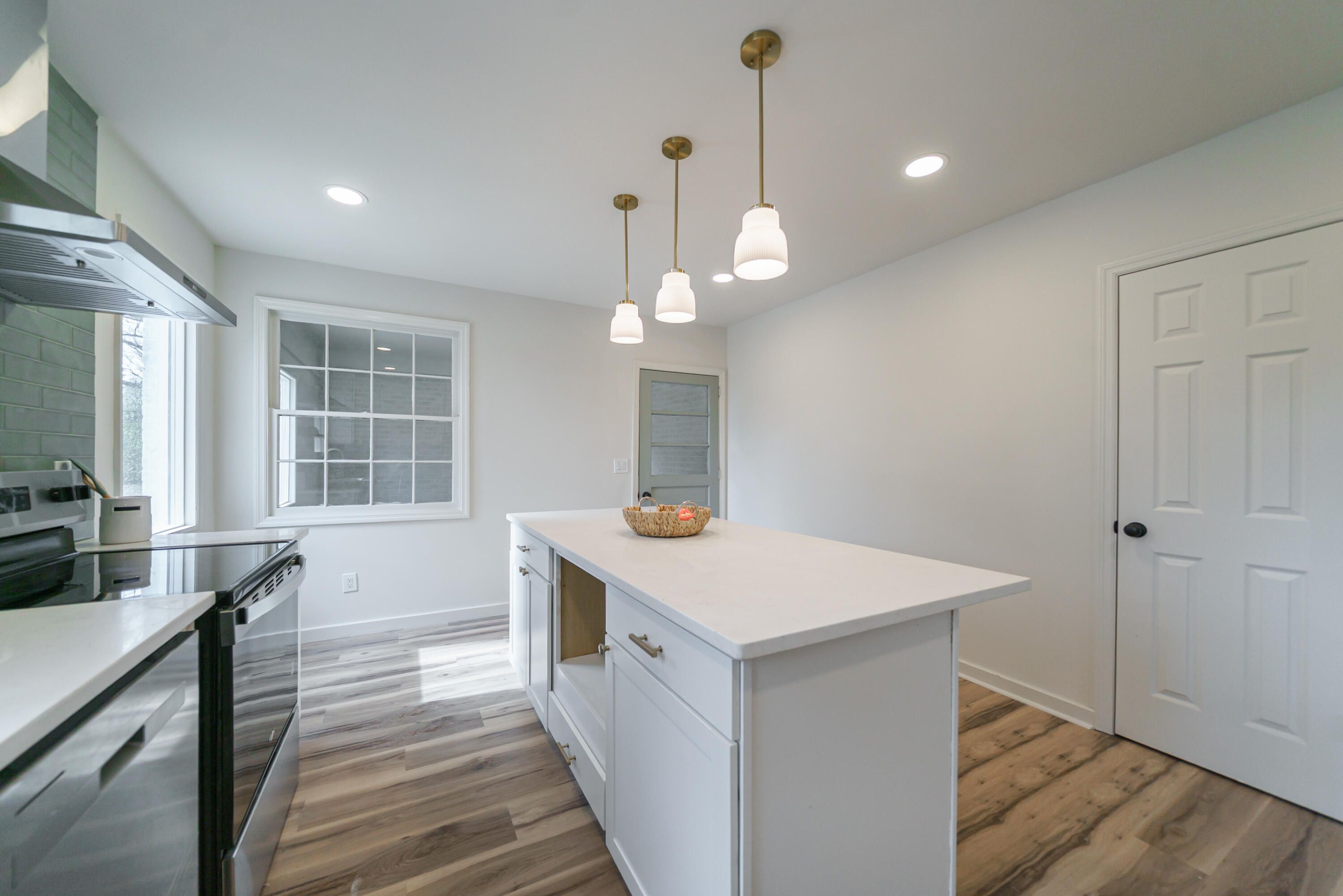 663 Wantoot Boulevard