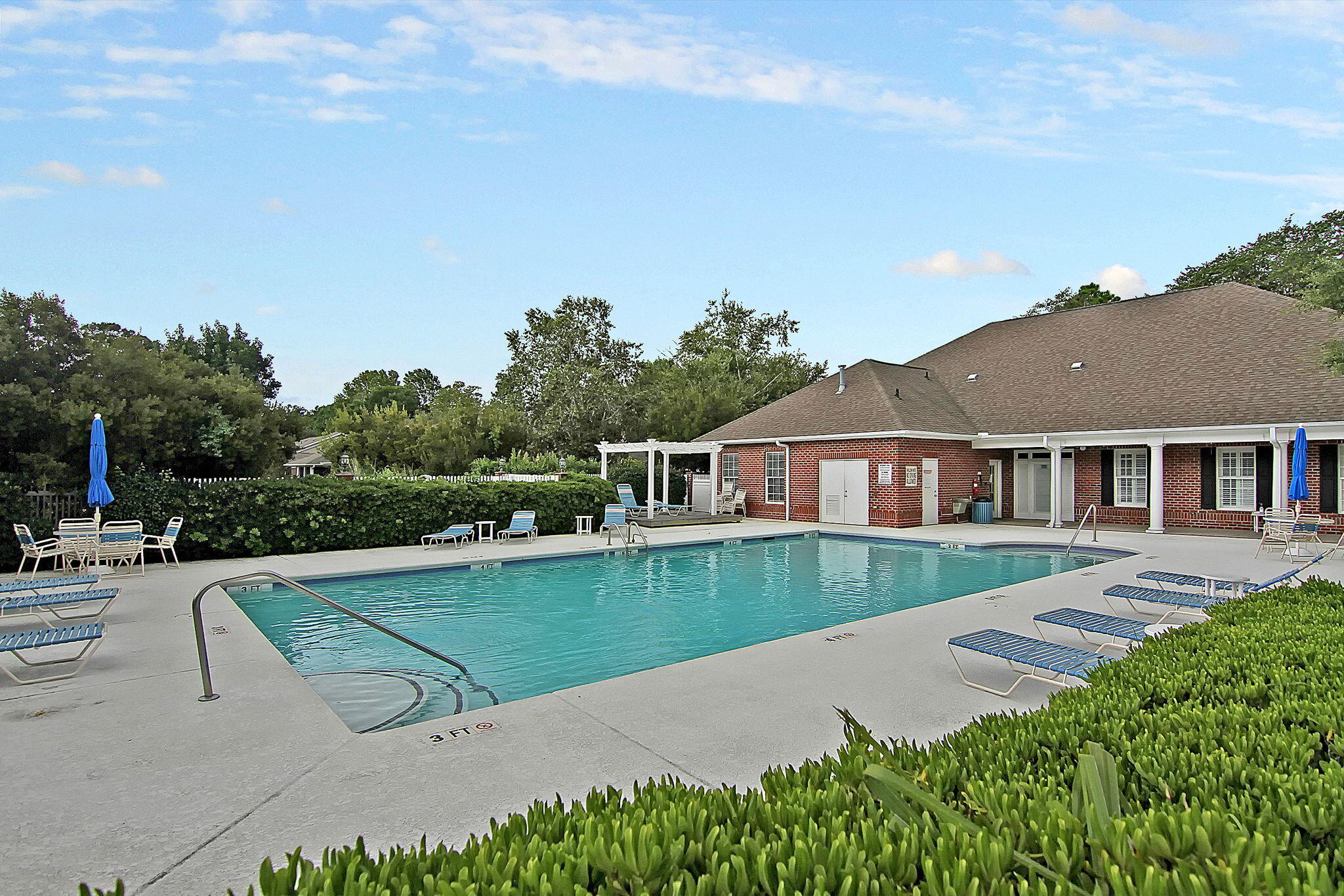 1575 Cambridge Lakes Drive Unit 104e