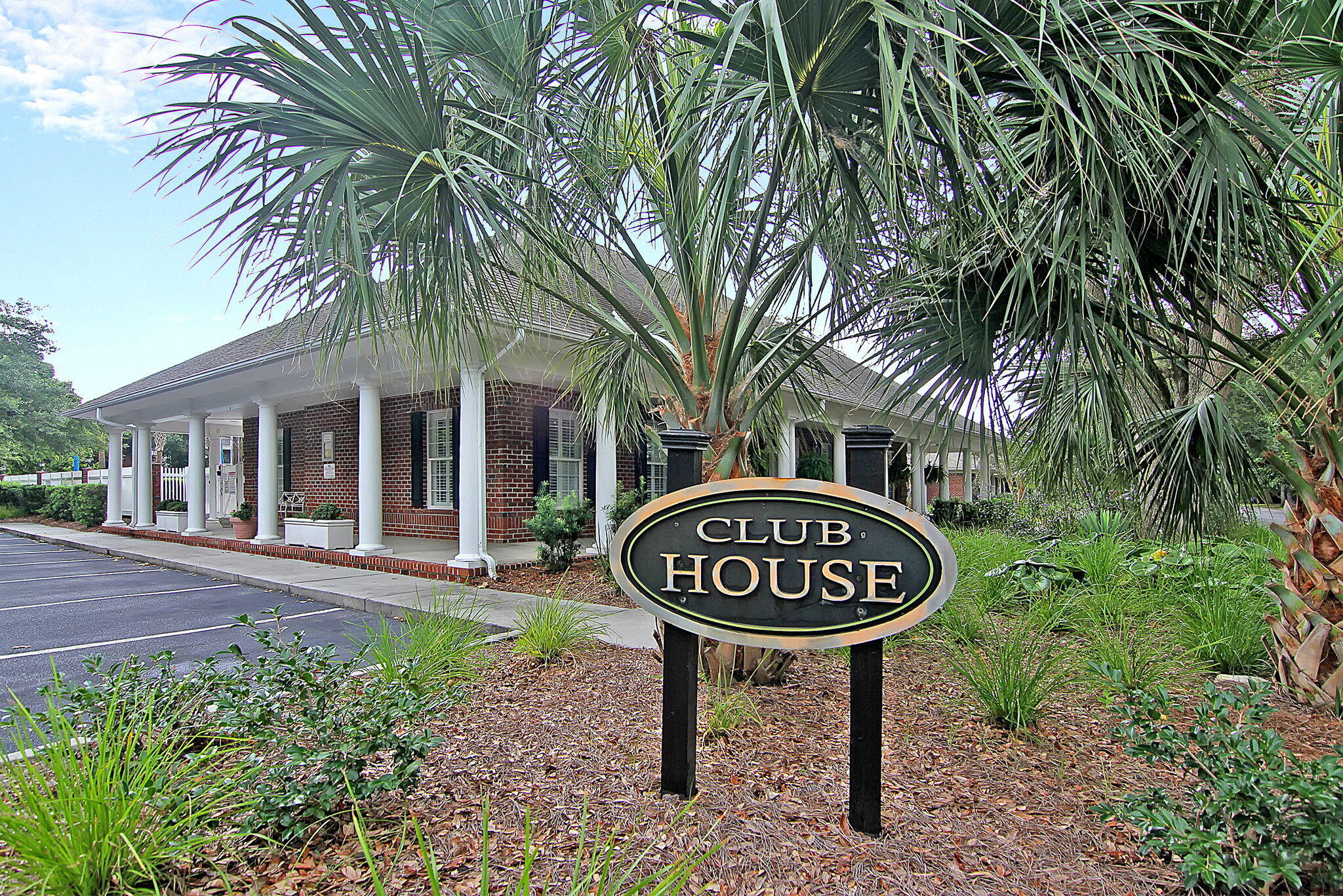 1575 Cambridge Lakes Drive Unit 104e